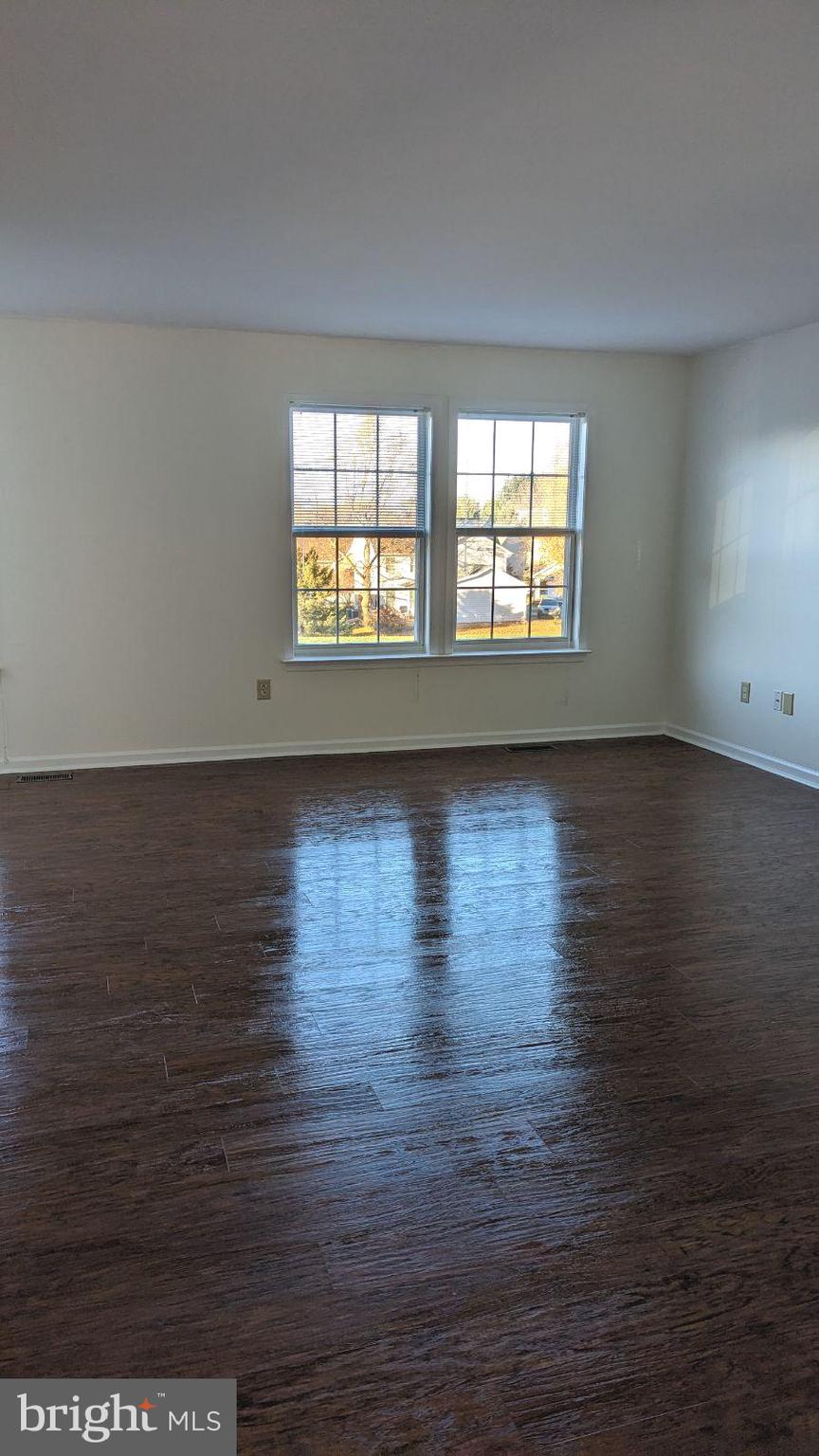 LAUREL RIDGE - Residential Lease