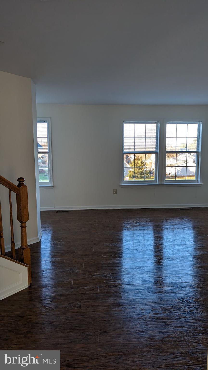 LAUREL RIDGE - Residential Lease