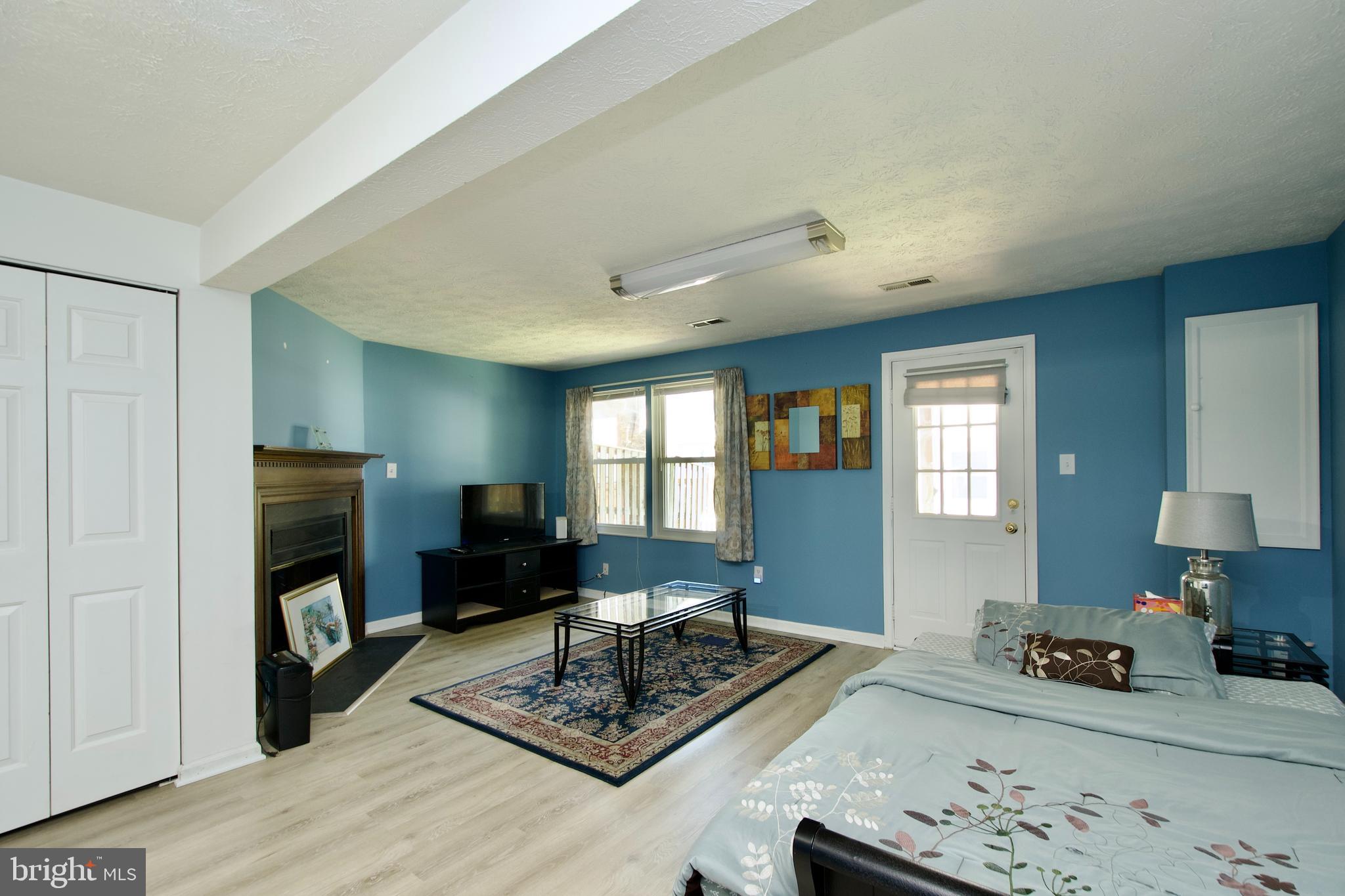 GUNNERS LAKE VILLAGE - Residential