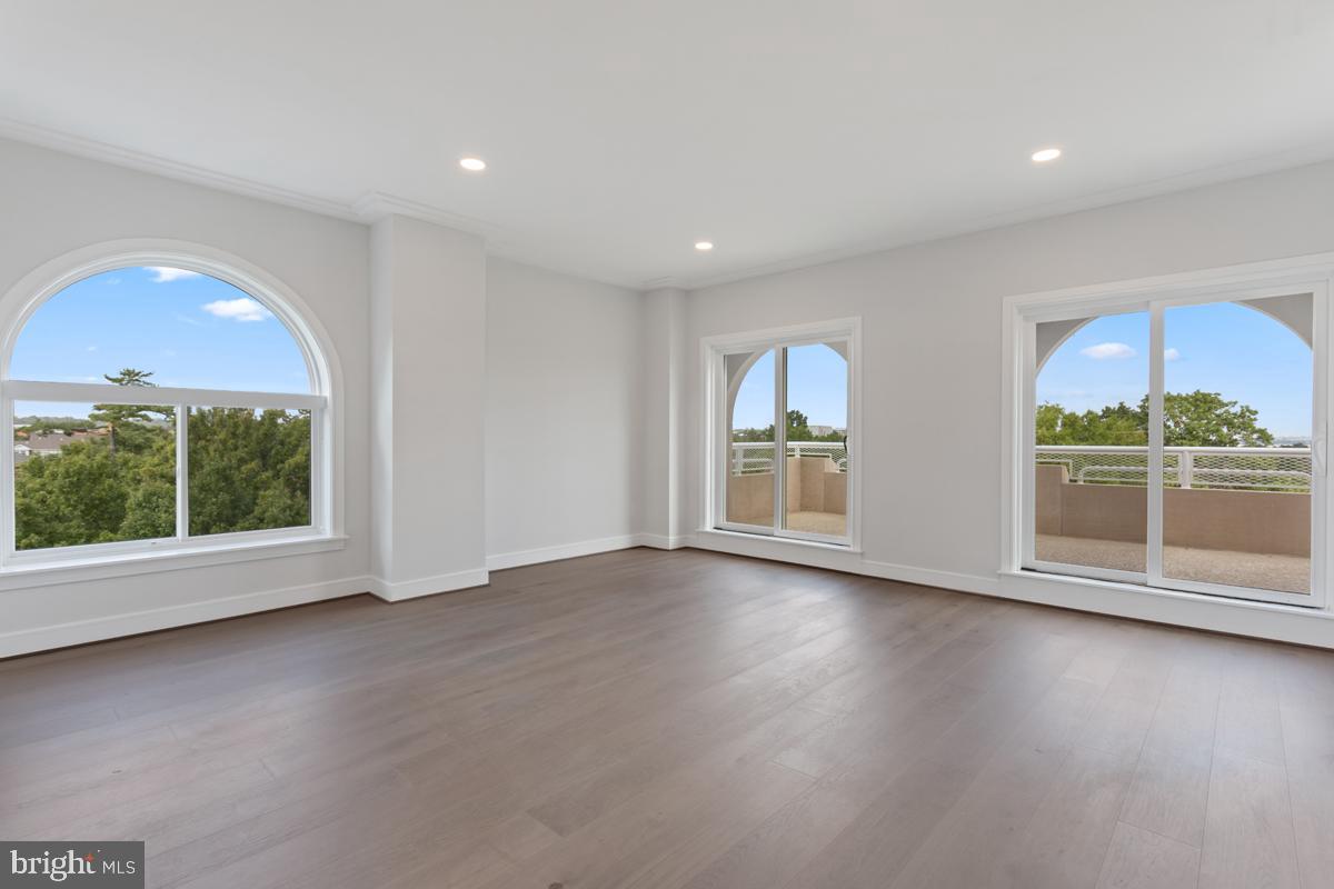 OLD TOWN NORTH - Residential