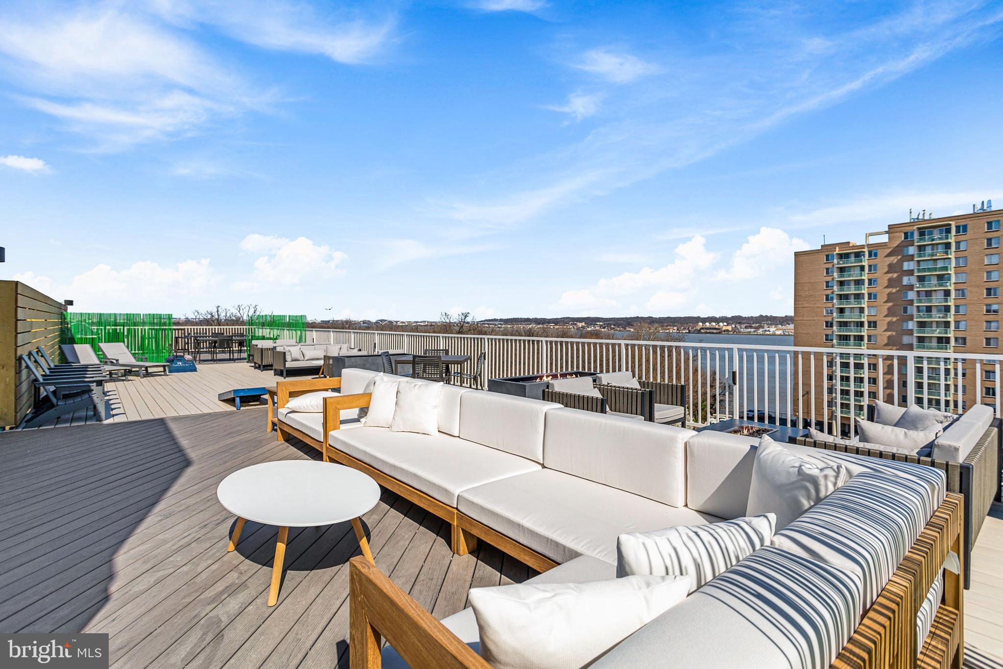 OLD TOWN NORTH - Residential