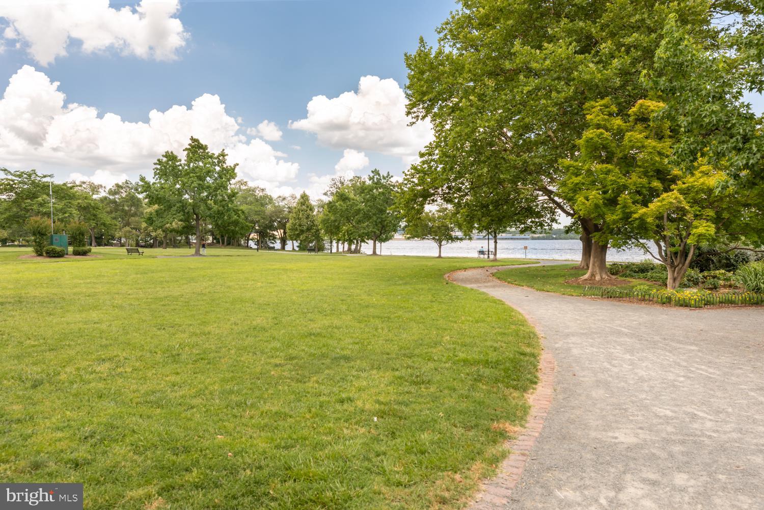 OLD TOWN NORTH - Residential