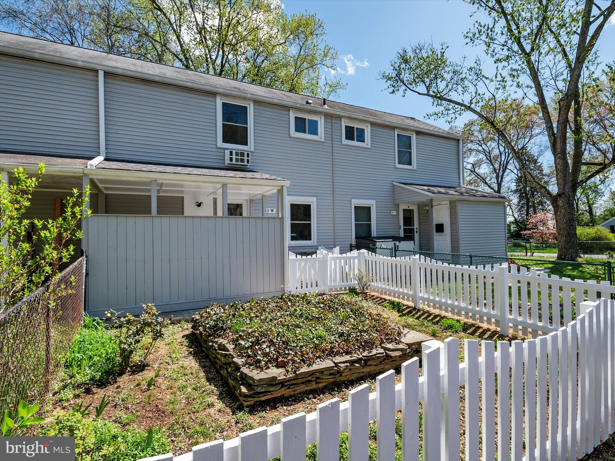 10 SOUTHWAY W