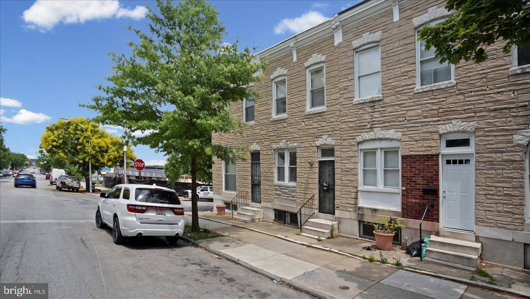 537 N MILTON AVENUE