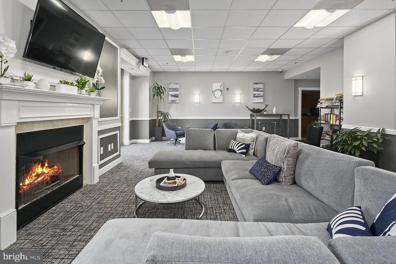 WILTON HOUSE - Residential Lease