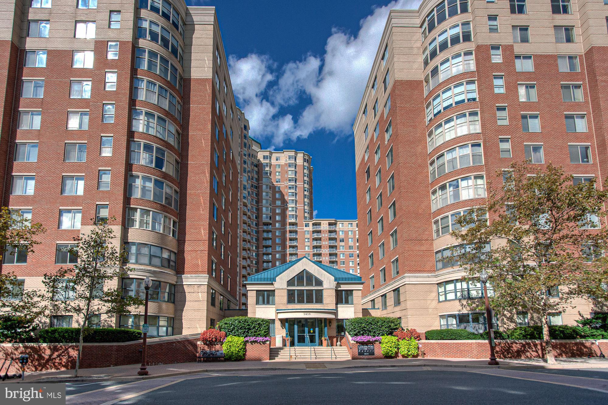 LEXINGTON SQUARE - Residential