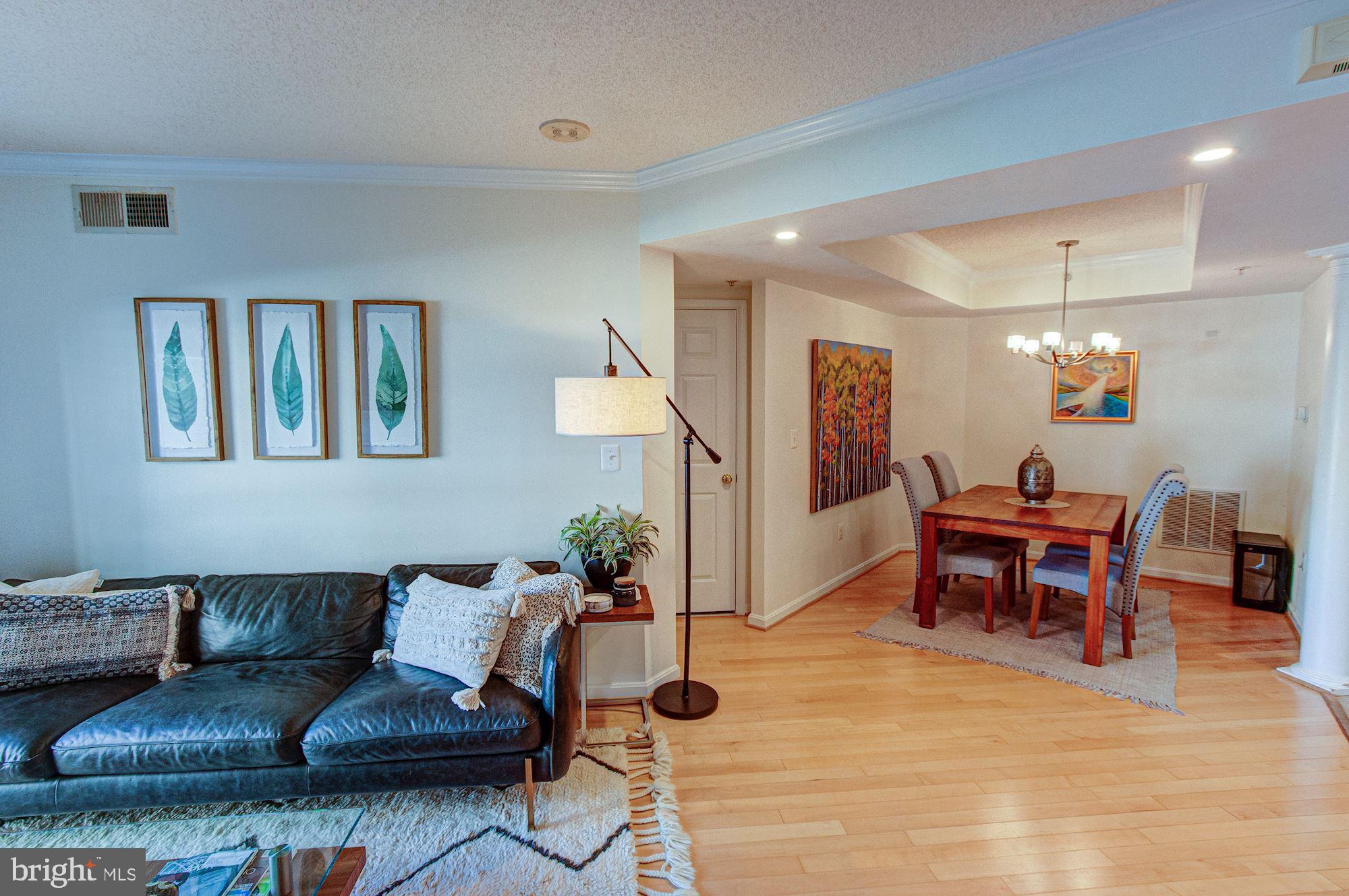 LEXINGTON SQUARE - Residential
