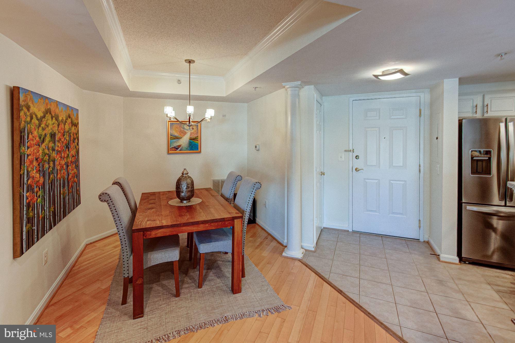 LEXINGTON SQUARE - Residential