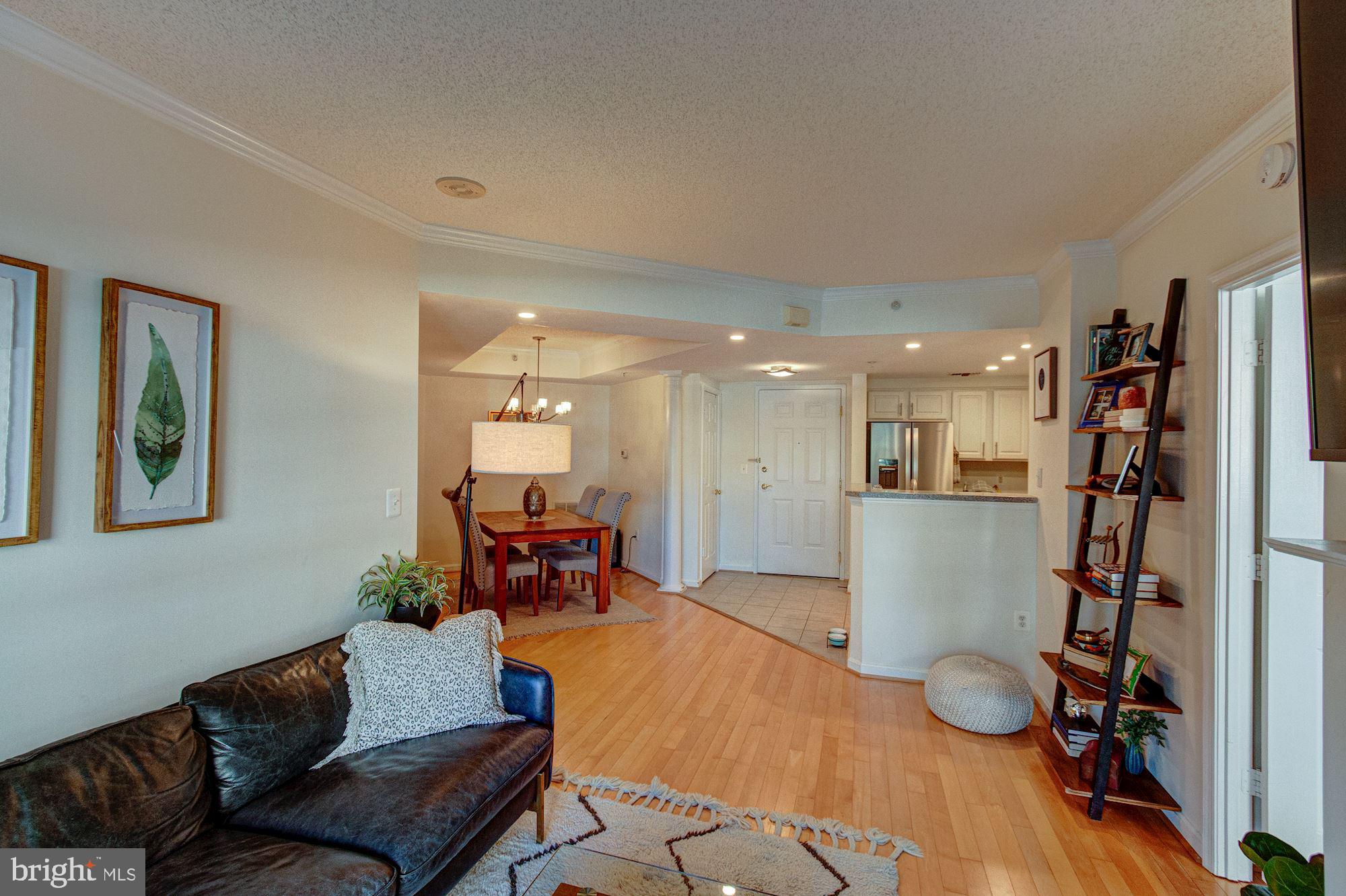 LEXINGTON SQUARE - Residential