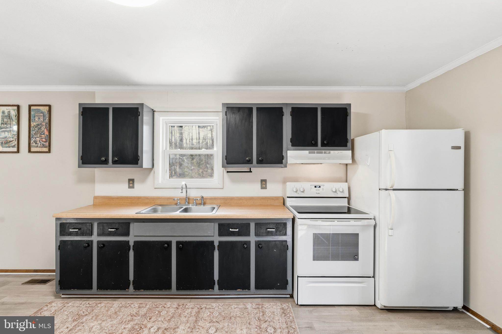 WATERLOO WOODS - Residential