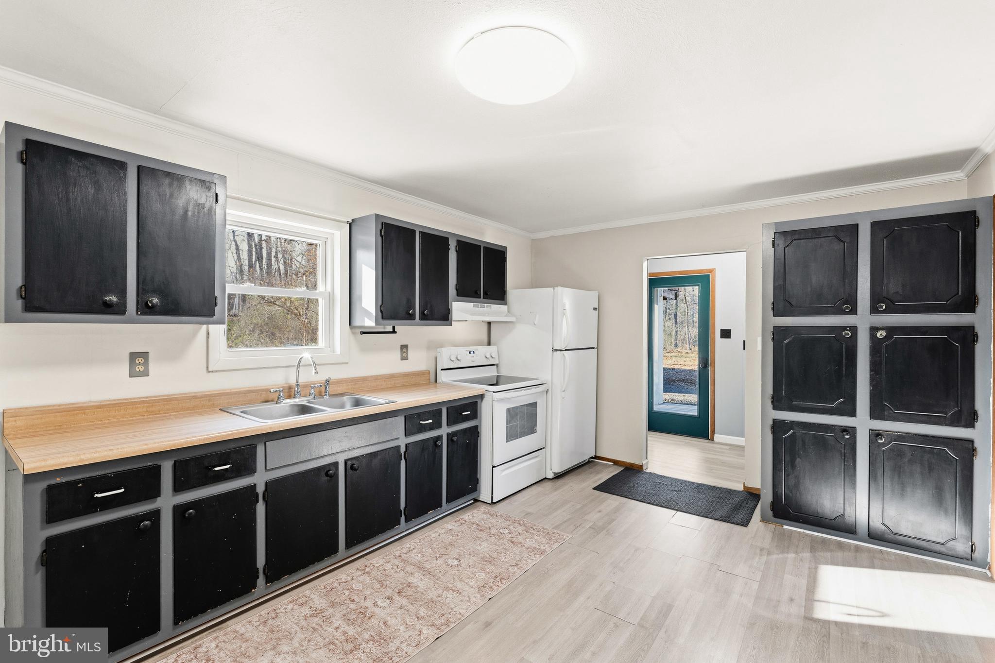 WATERLOO WOODS - Residential