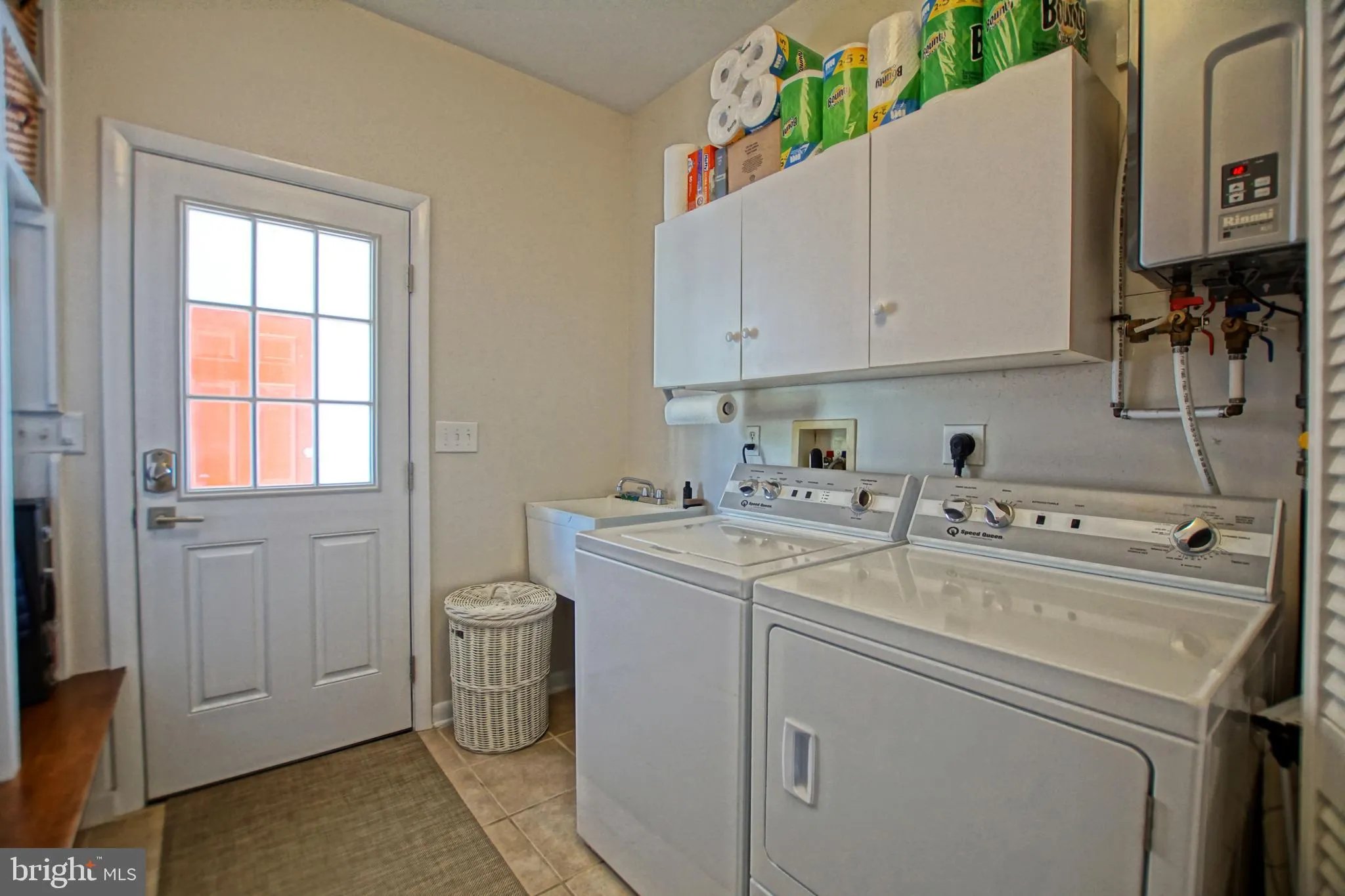 Rehoboth Beach, Delaware 19971, United States, 5 Bedrooms Bedrooms, ,4 BathroomsBathrooms,Residential,Pending,204847