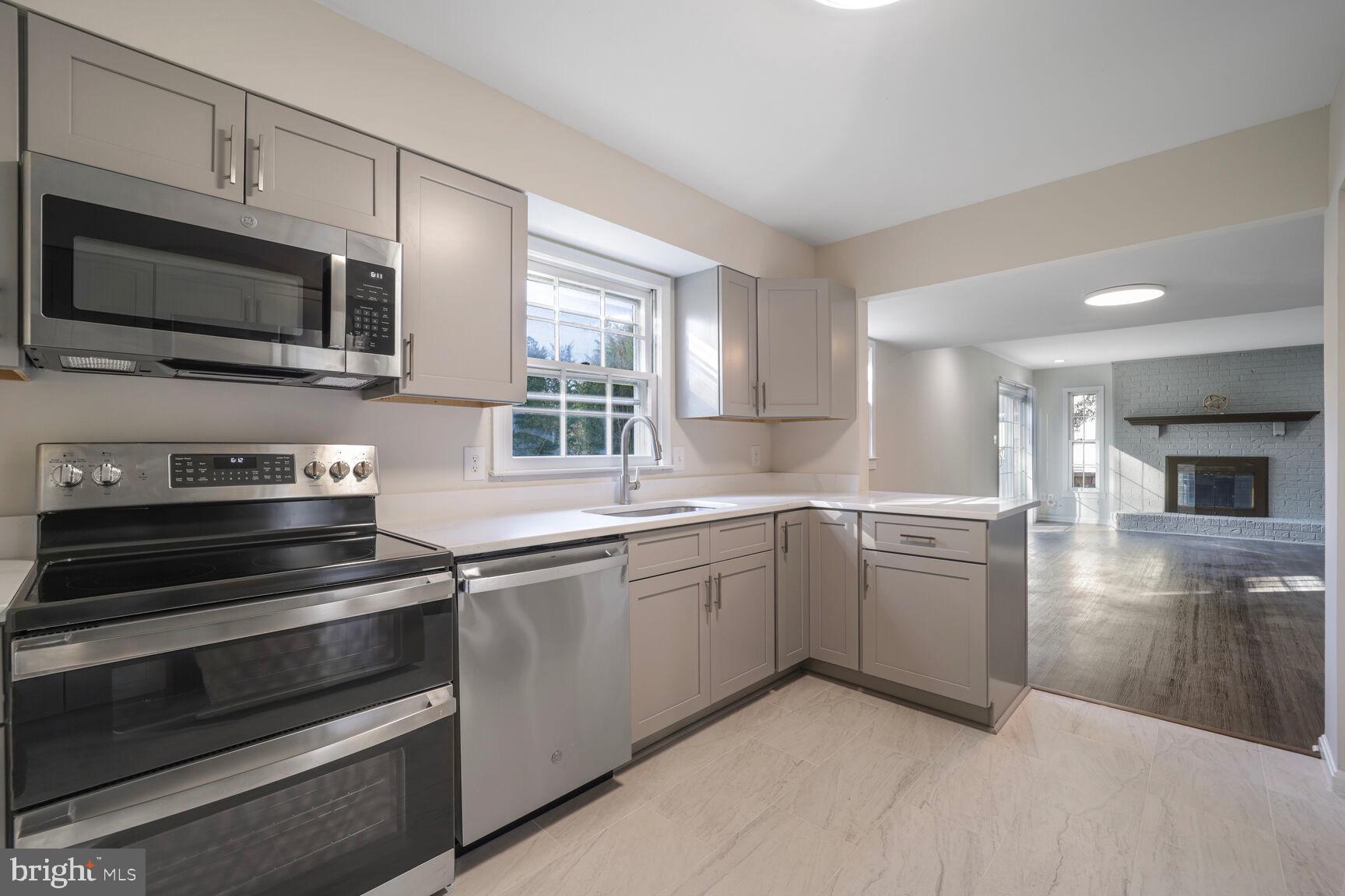 BROOKFIELD - Residential Lease