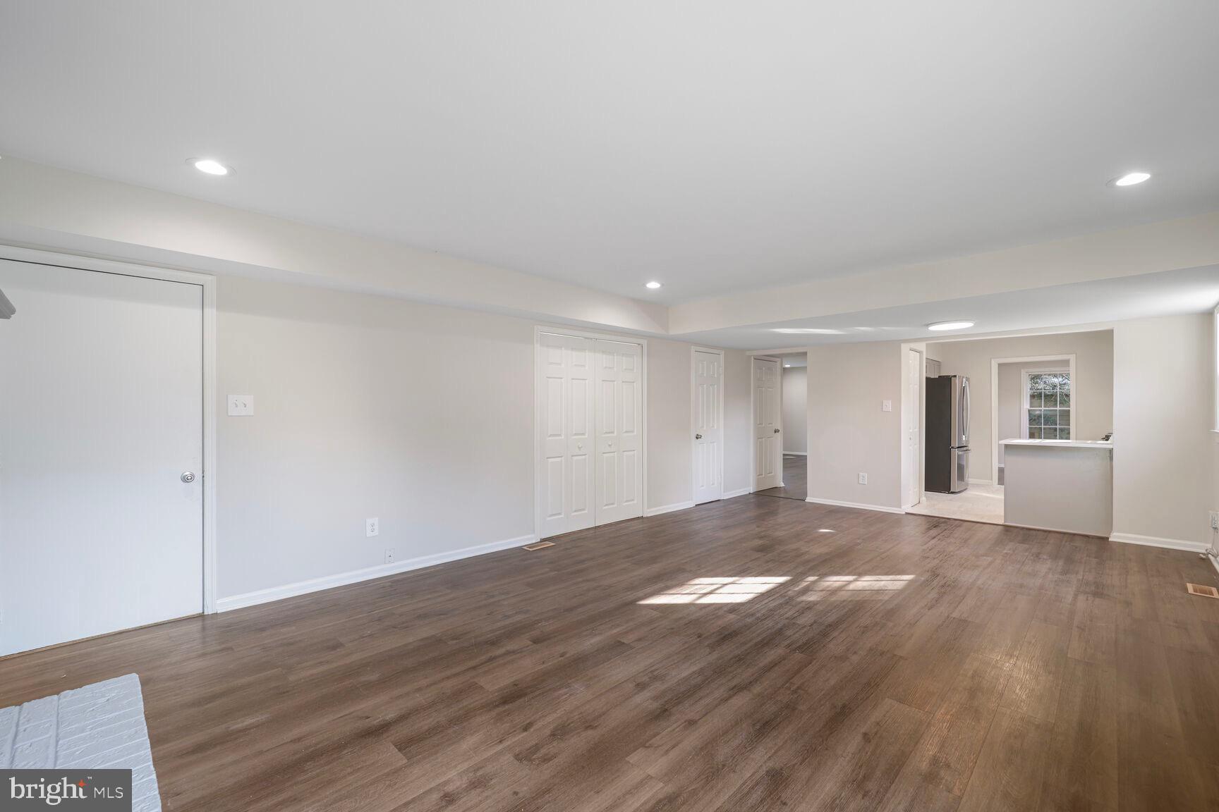 BROOKFIELD - Residential Lease