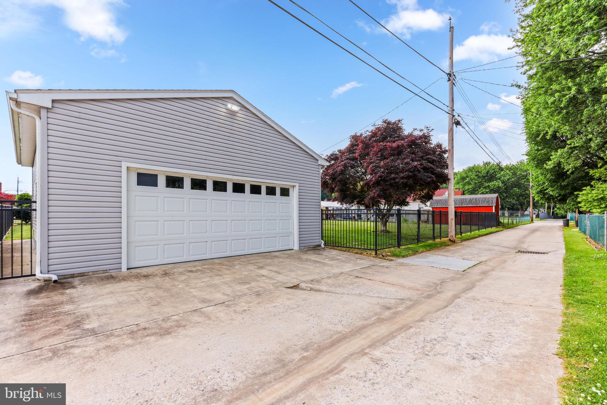 EDGEMERE - Residential