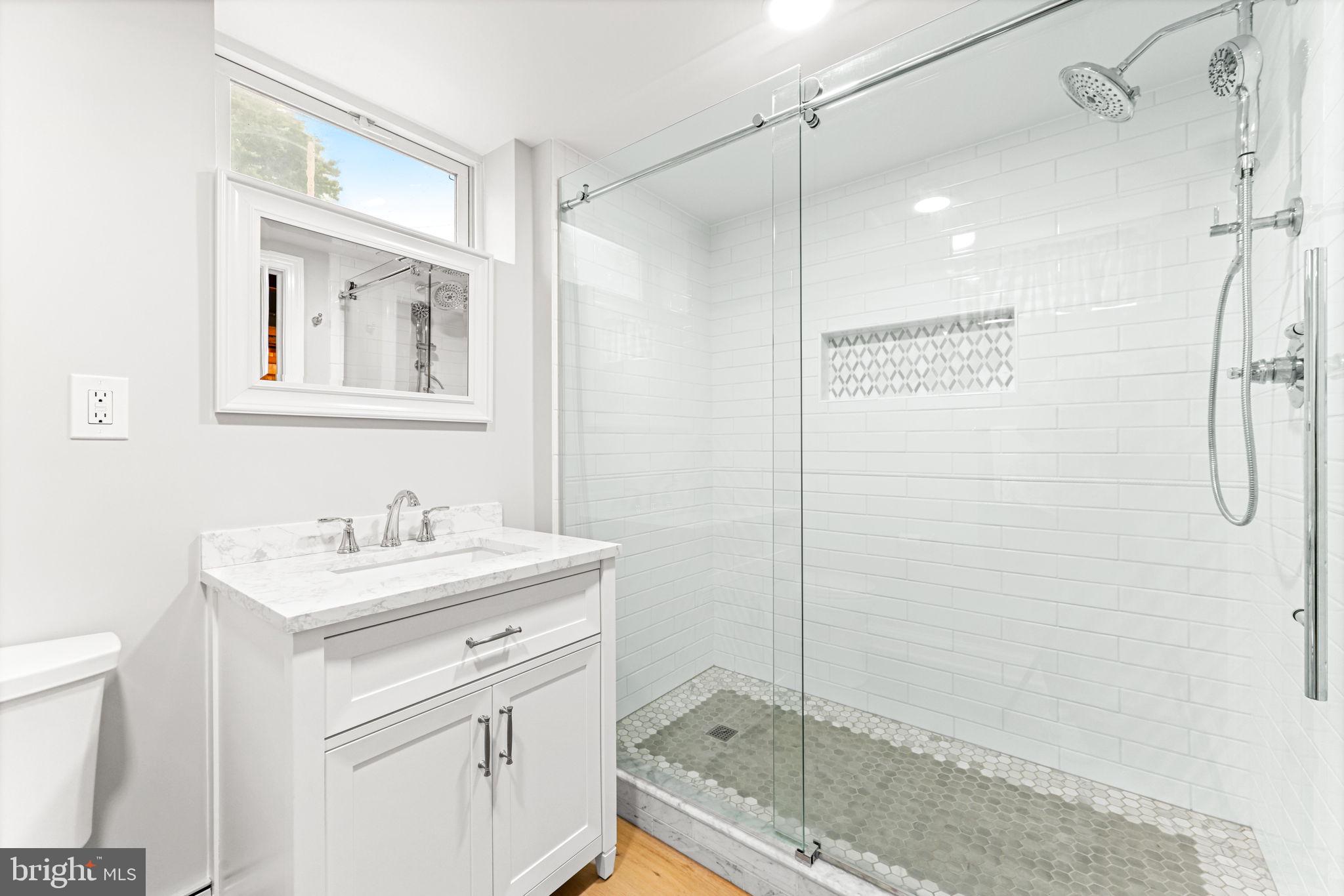 EDGEMERE - Residential