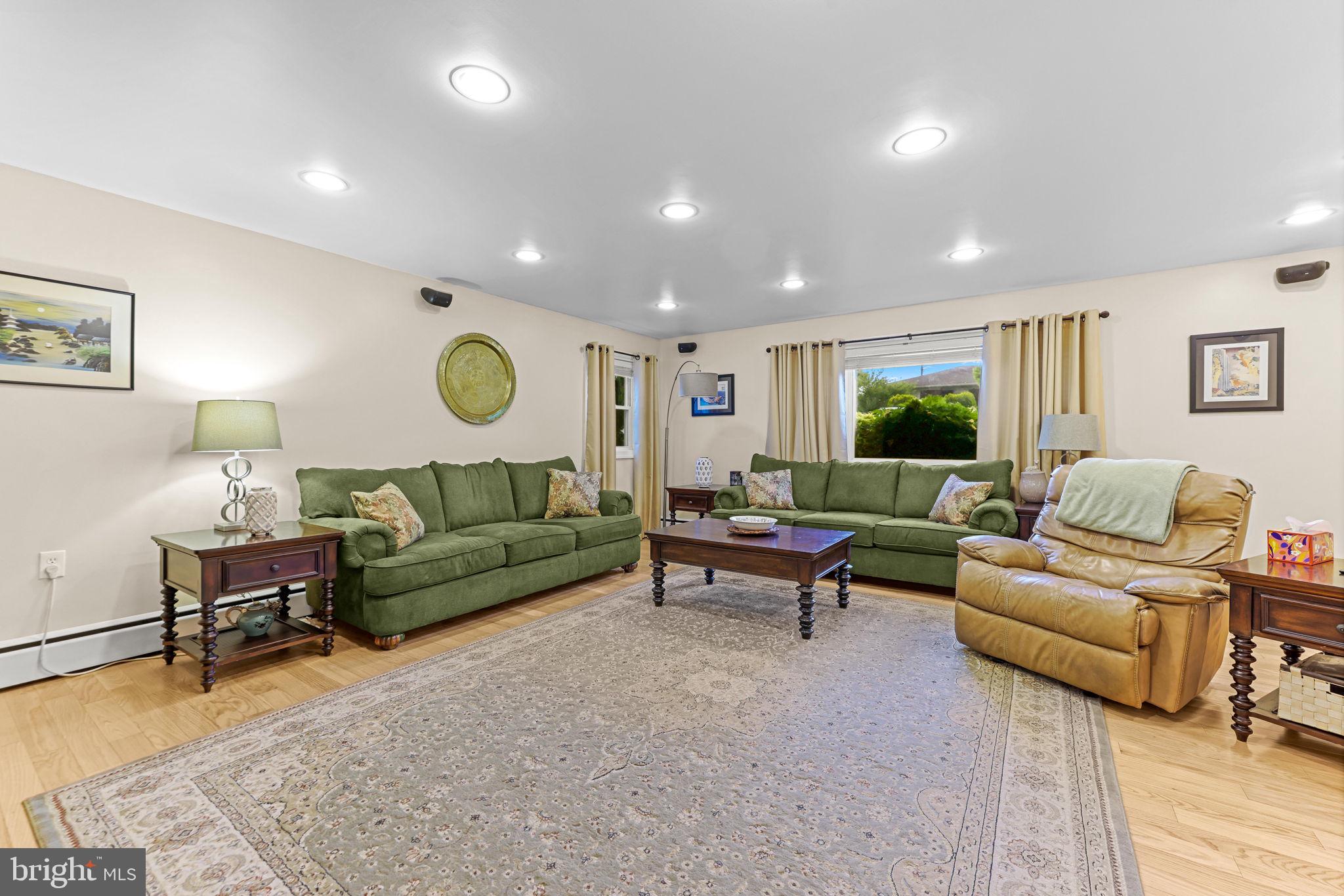 EDGEMERE - Residential
