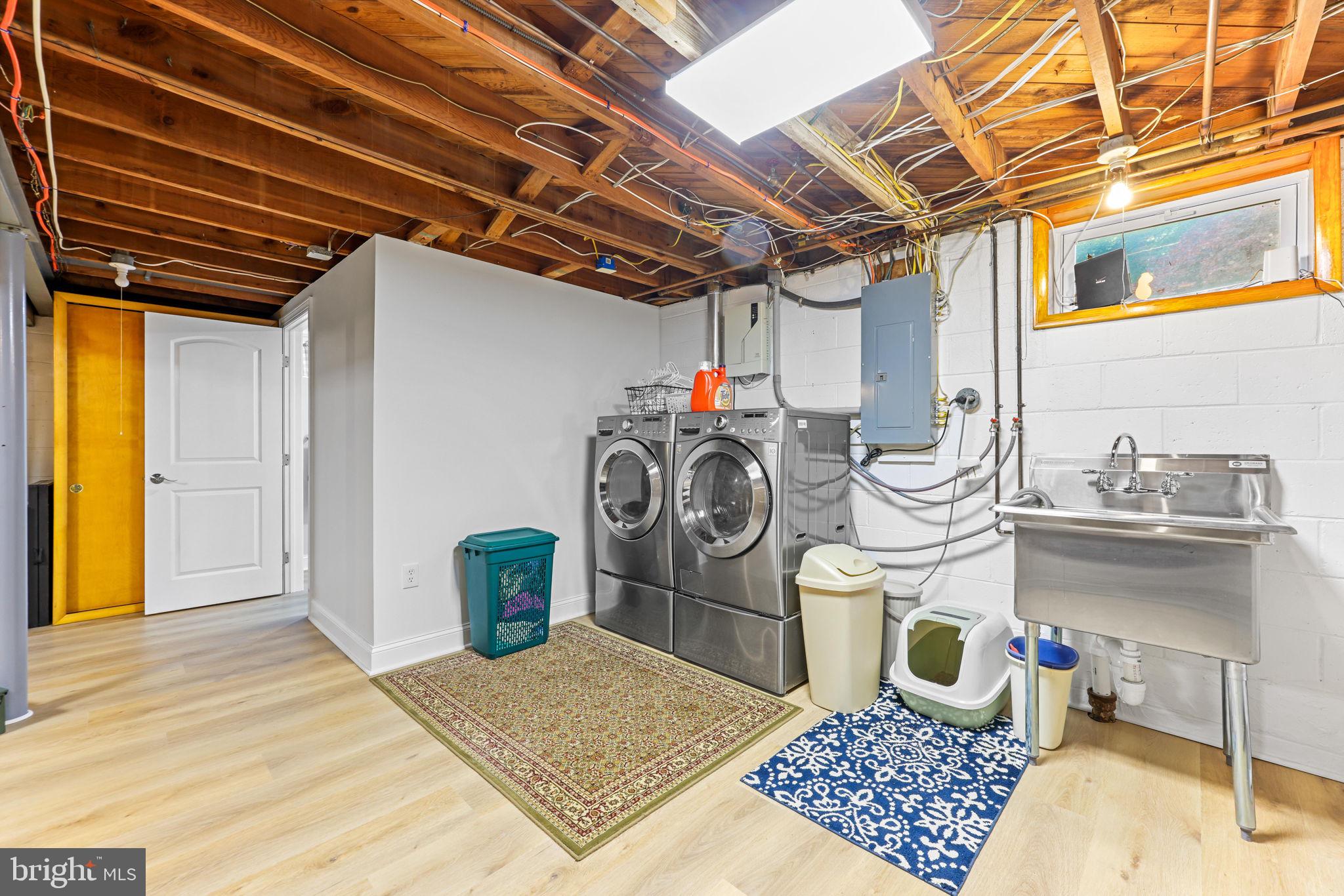 EDGEMERE - Residential