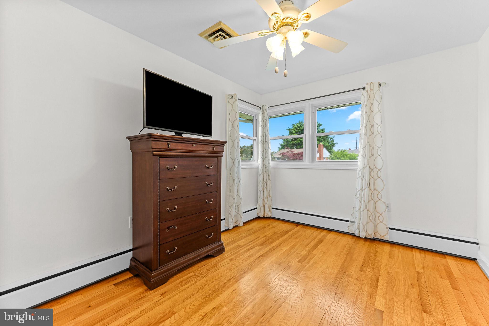 EDGEMERE - Residential