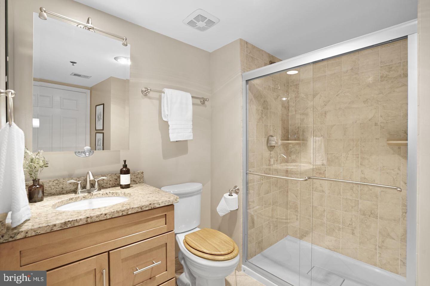 WINDSOR PLAZA - Residential Lease