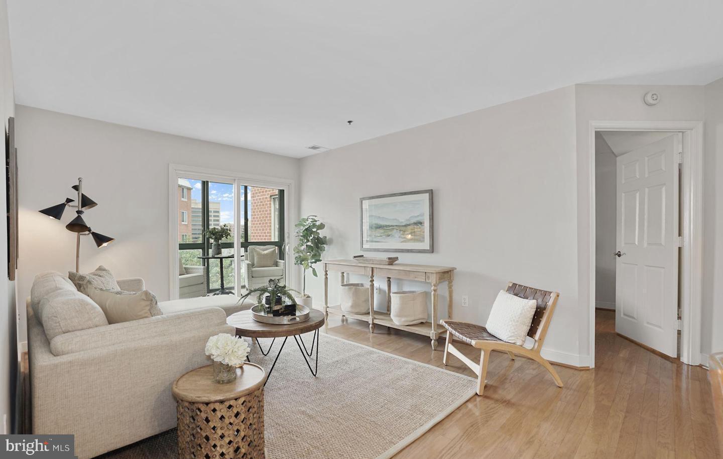 WINDSOR PLAZA - Residential Lease