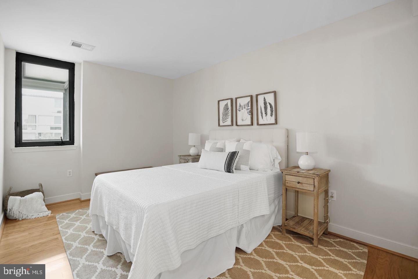 WINDSOR PLAZA - Residential Lease