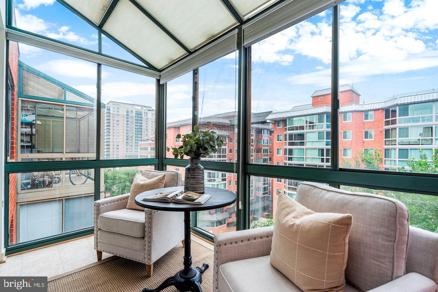 WINDSOR PLAZA - Residential Lease