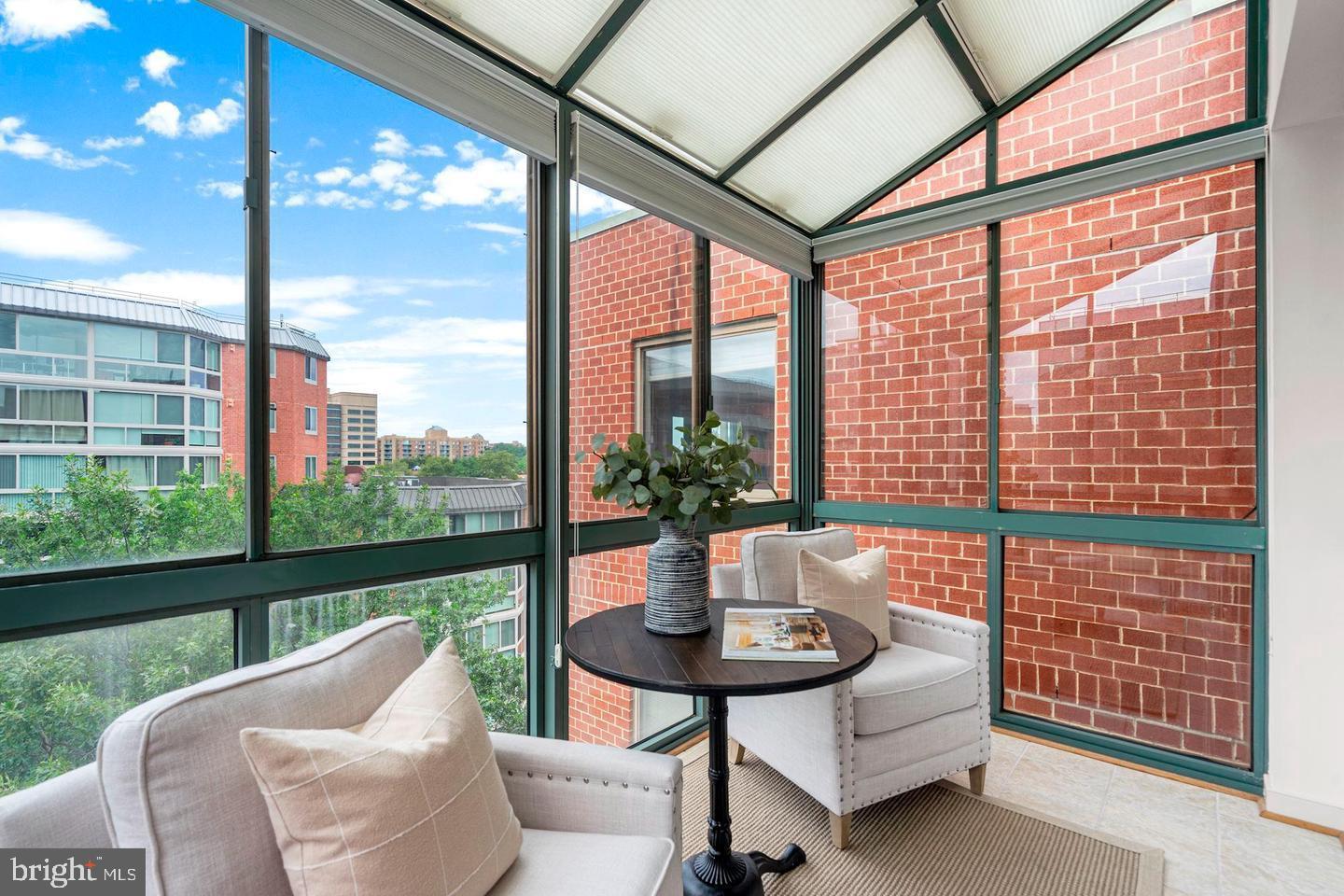 WINDSOR PLAZA - Residential Lease