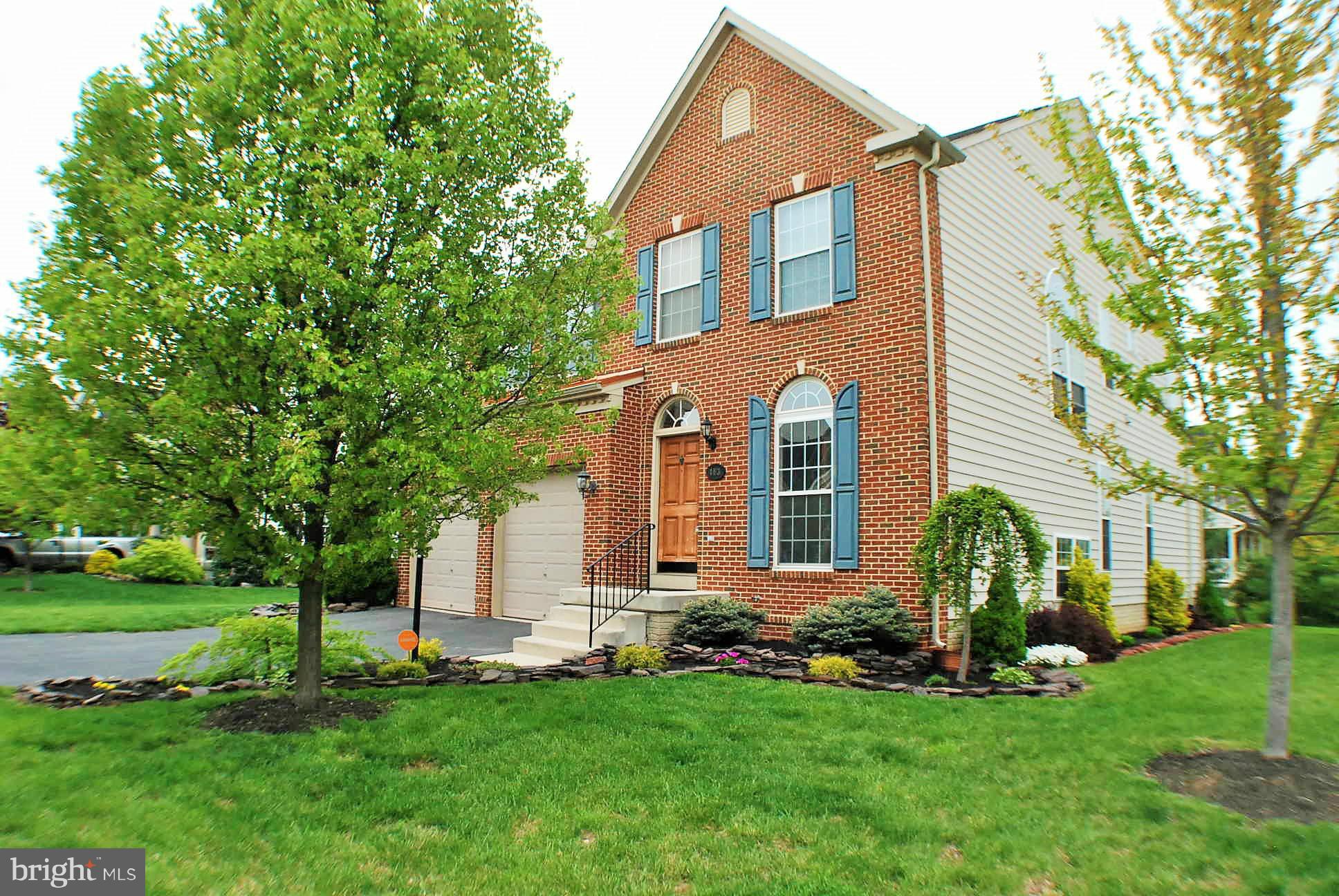 THE VILLAGE OF WASHINGTON TRAIL - Residential