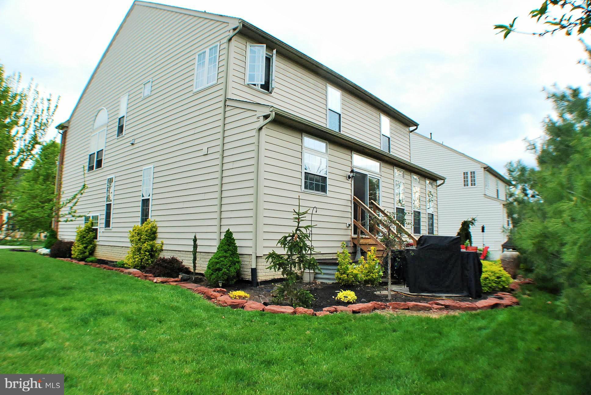 THE VILLAGE OF WASHINGTON TRAIL - Residential