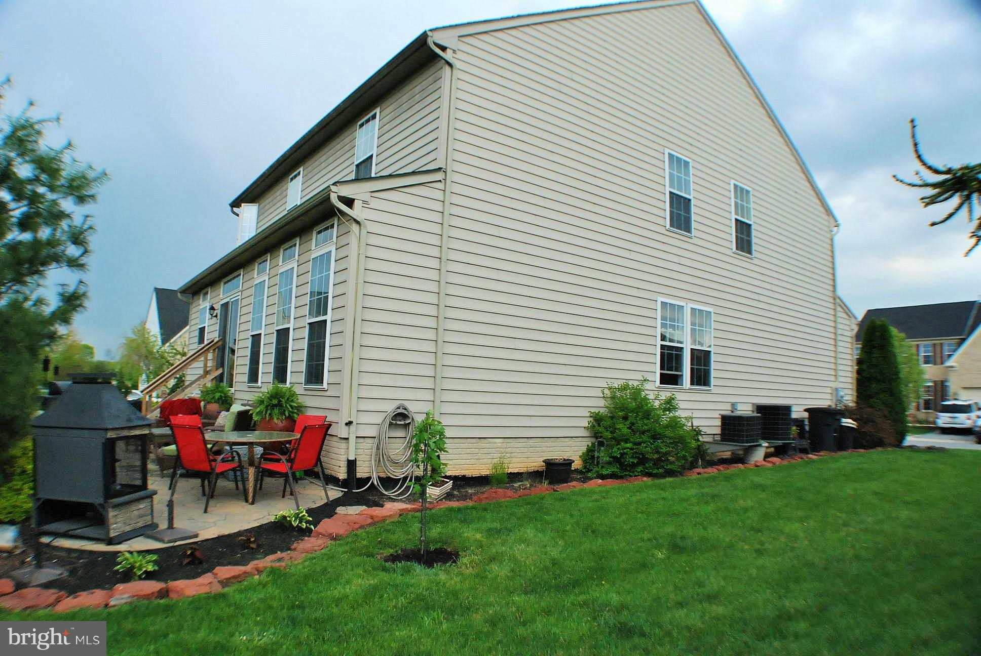 THE VILLAGE OF WASHINGTON TRAIL - Residential