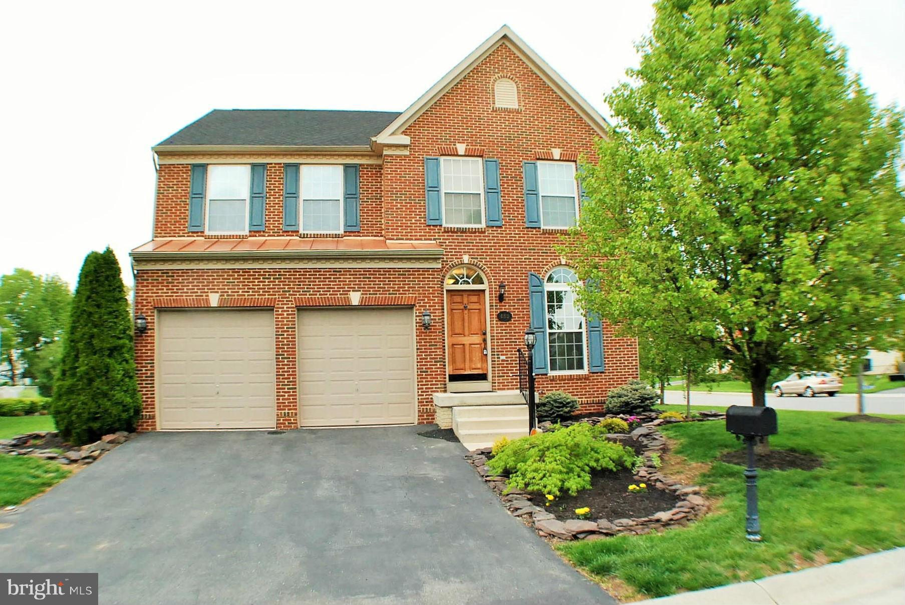 THE VILLAGE OF WASHINGTON TRAIL - Residential