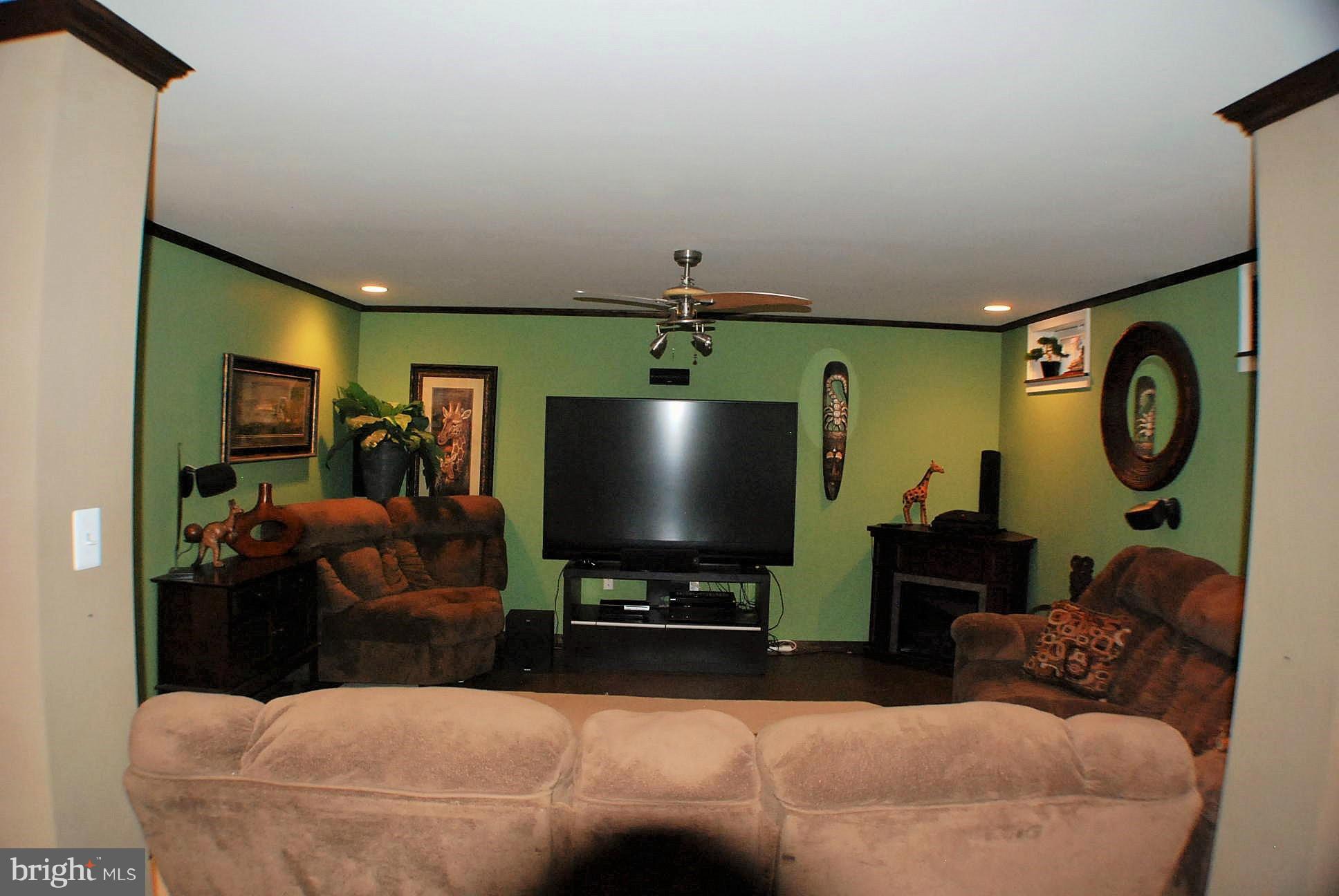 THE VILLAGE OF WASHINGTON TRAIL - Residential