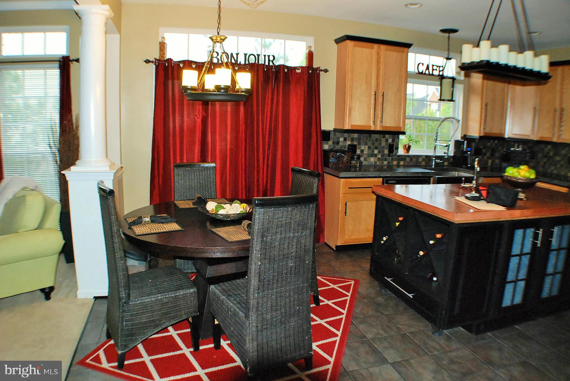 THE VILLAGE OF WASHINGTON TRAIL - Residential