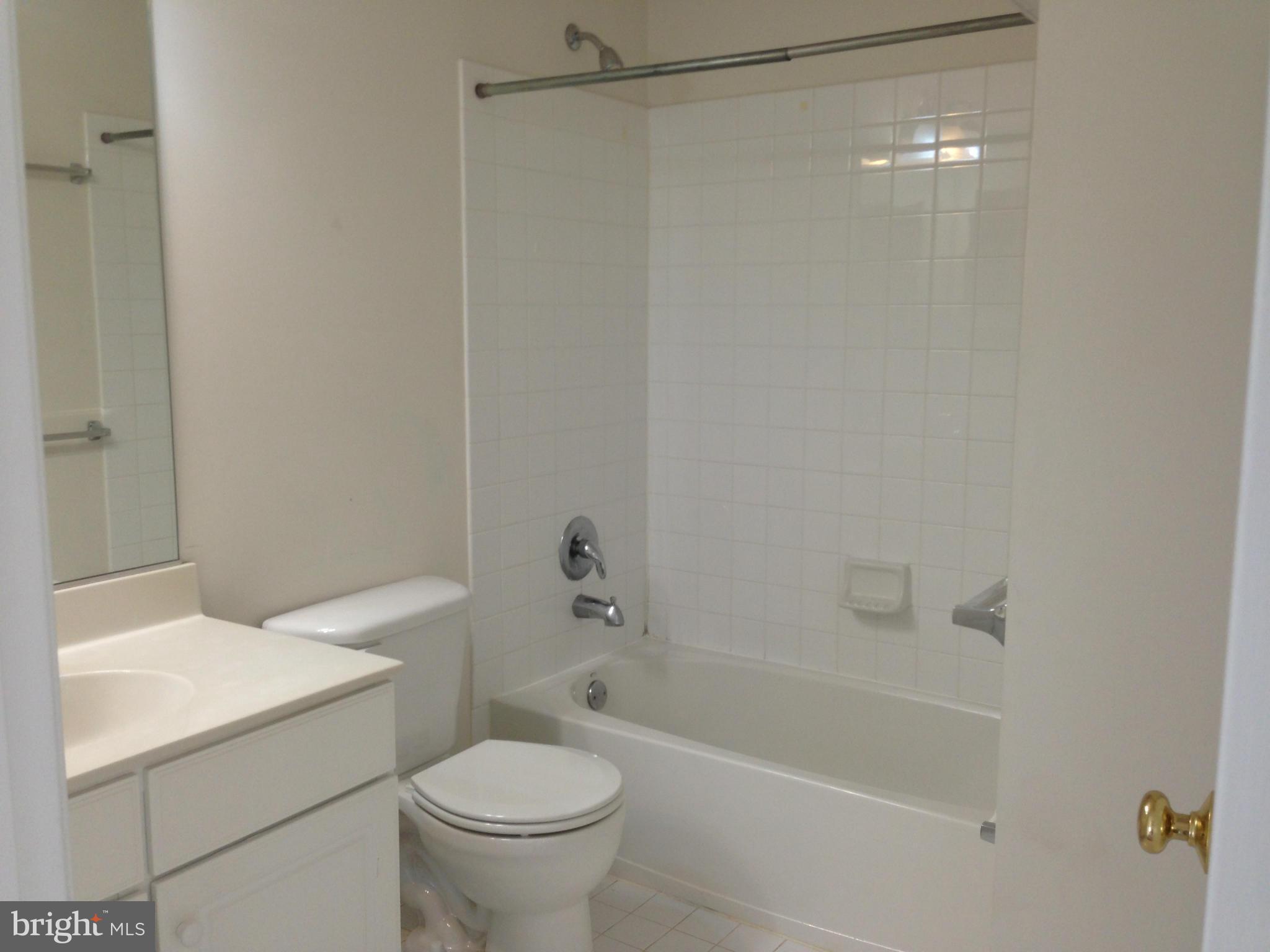 LOUDOUN PARKWAY CENTER - Residential Lease