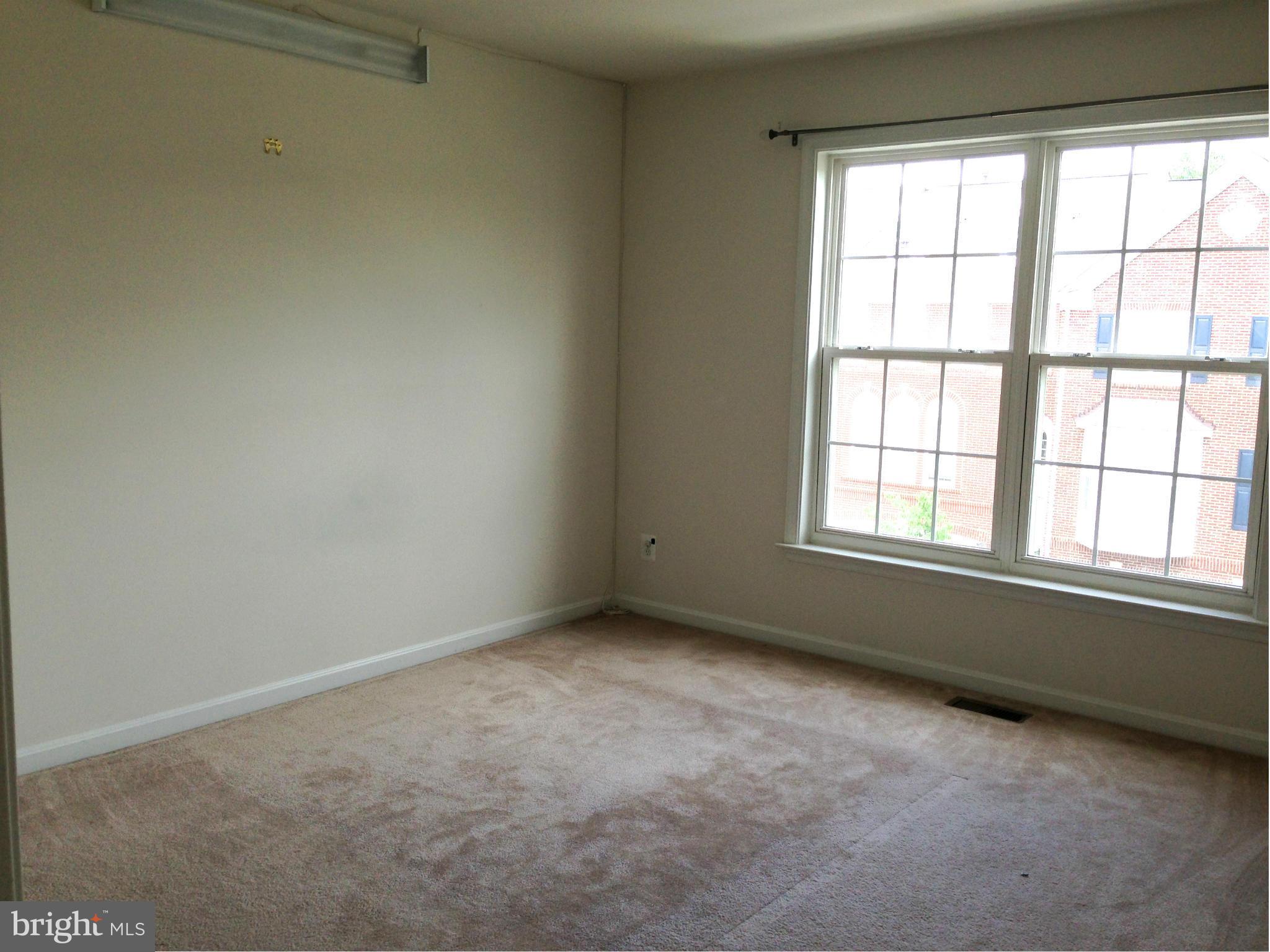LOUDOUN PARKWAY CENTER - Residential Lease