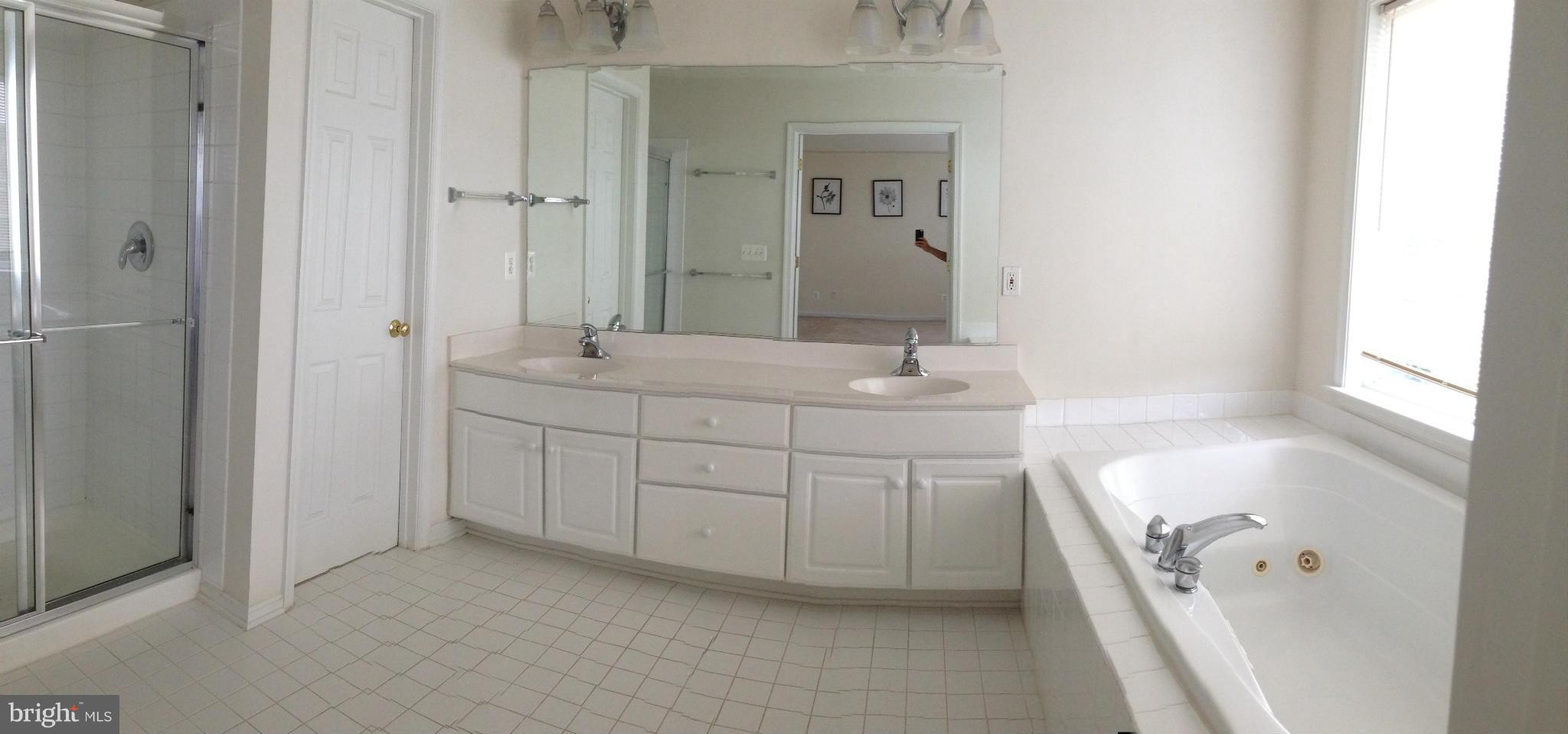 LOUDOUN PARKWAY CENTER - Residential Lease