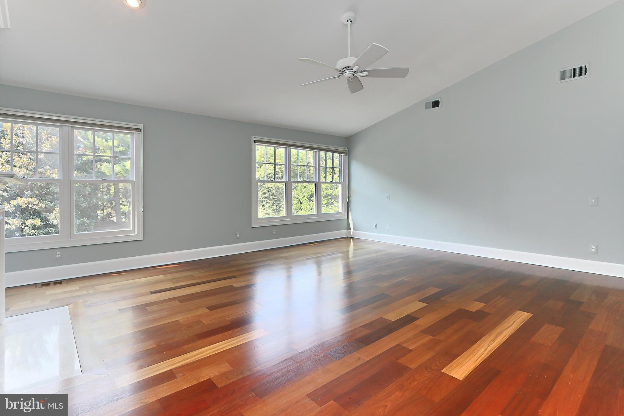 FALLS POINTE - Residential