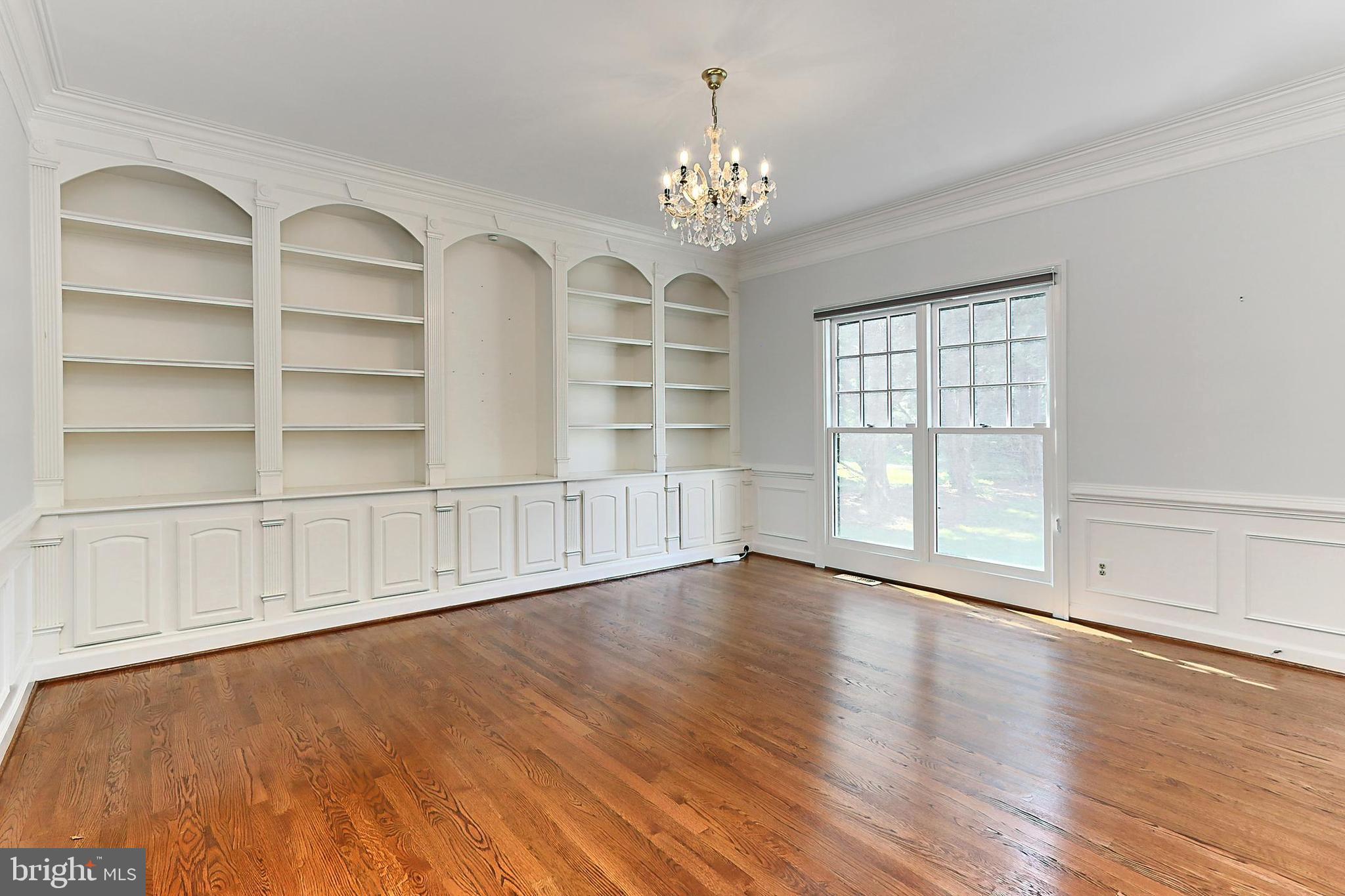 FALLS POINTE - Residential