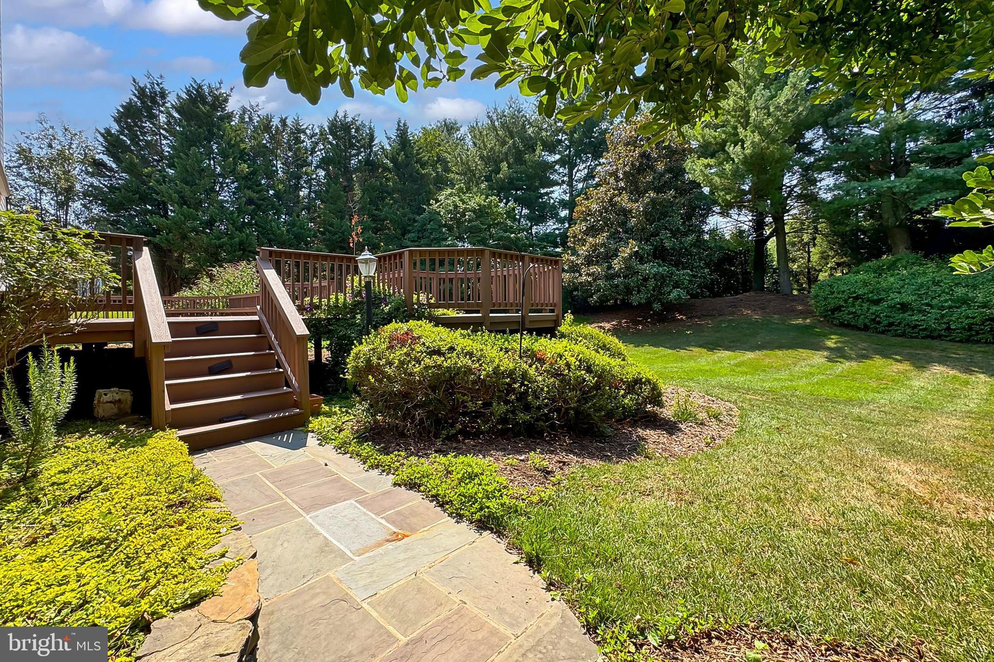 FALLS POINTE - Residential