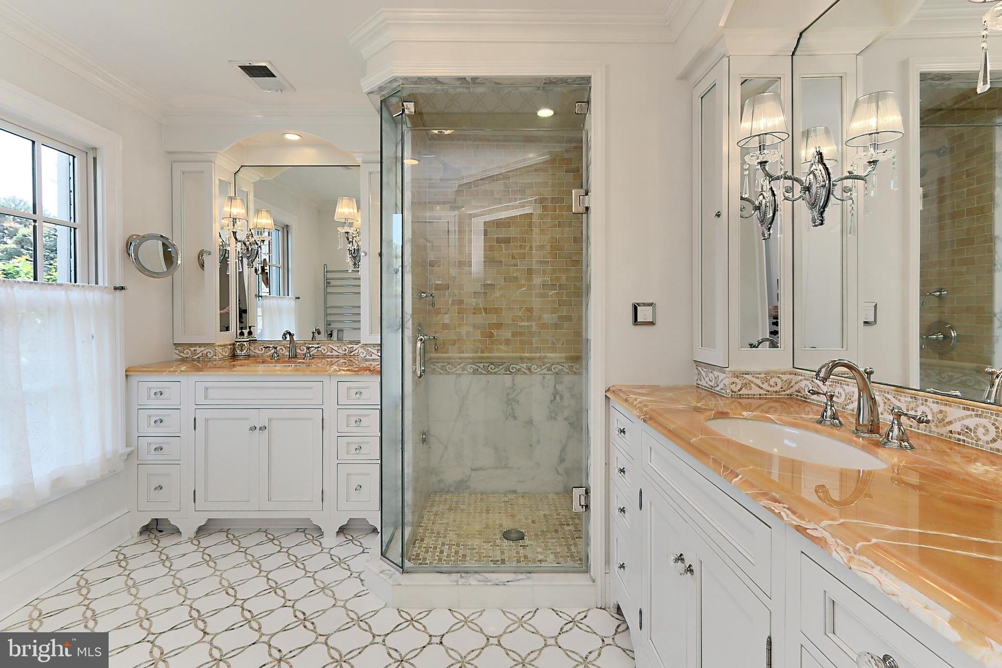 FALLS POINTE - Residential