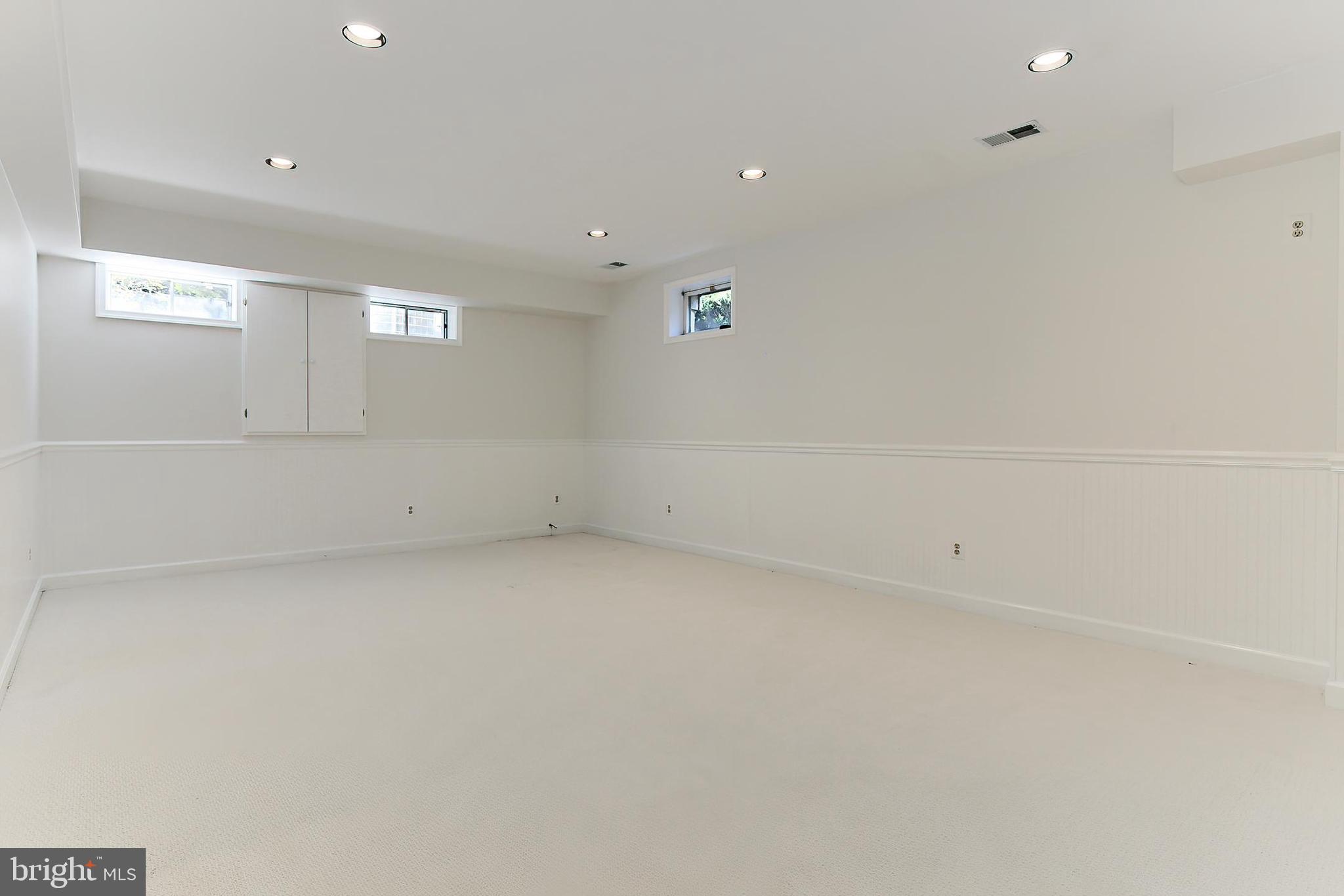 FALLS POINTE - Residential