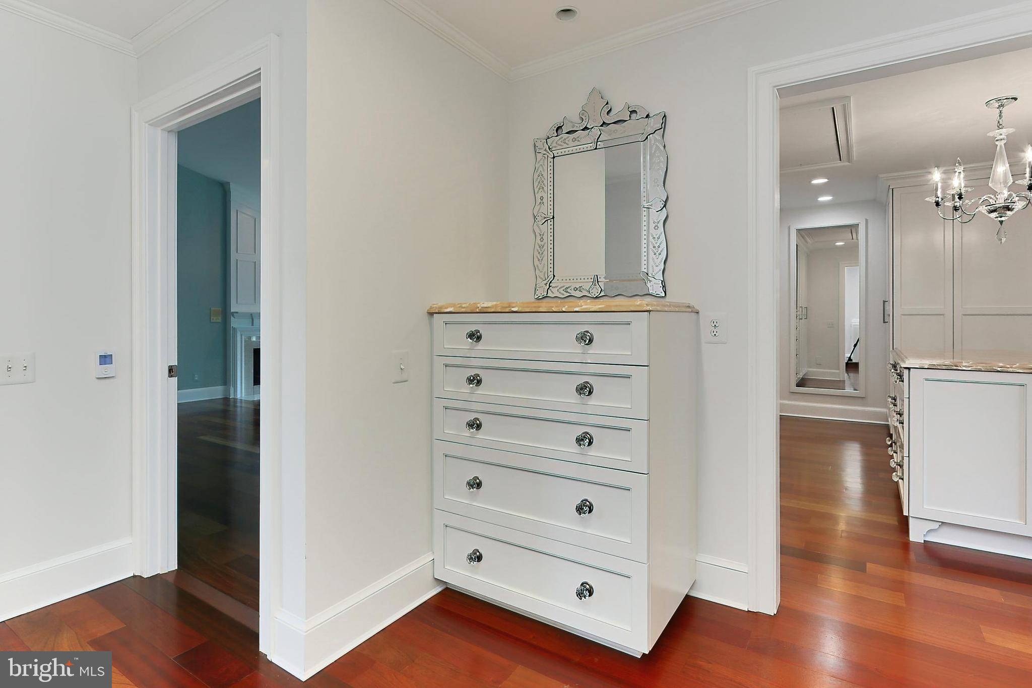 FALLS POINTE - Residential