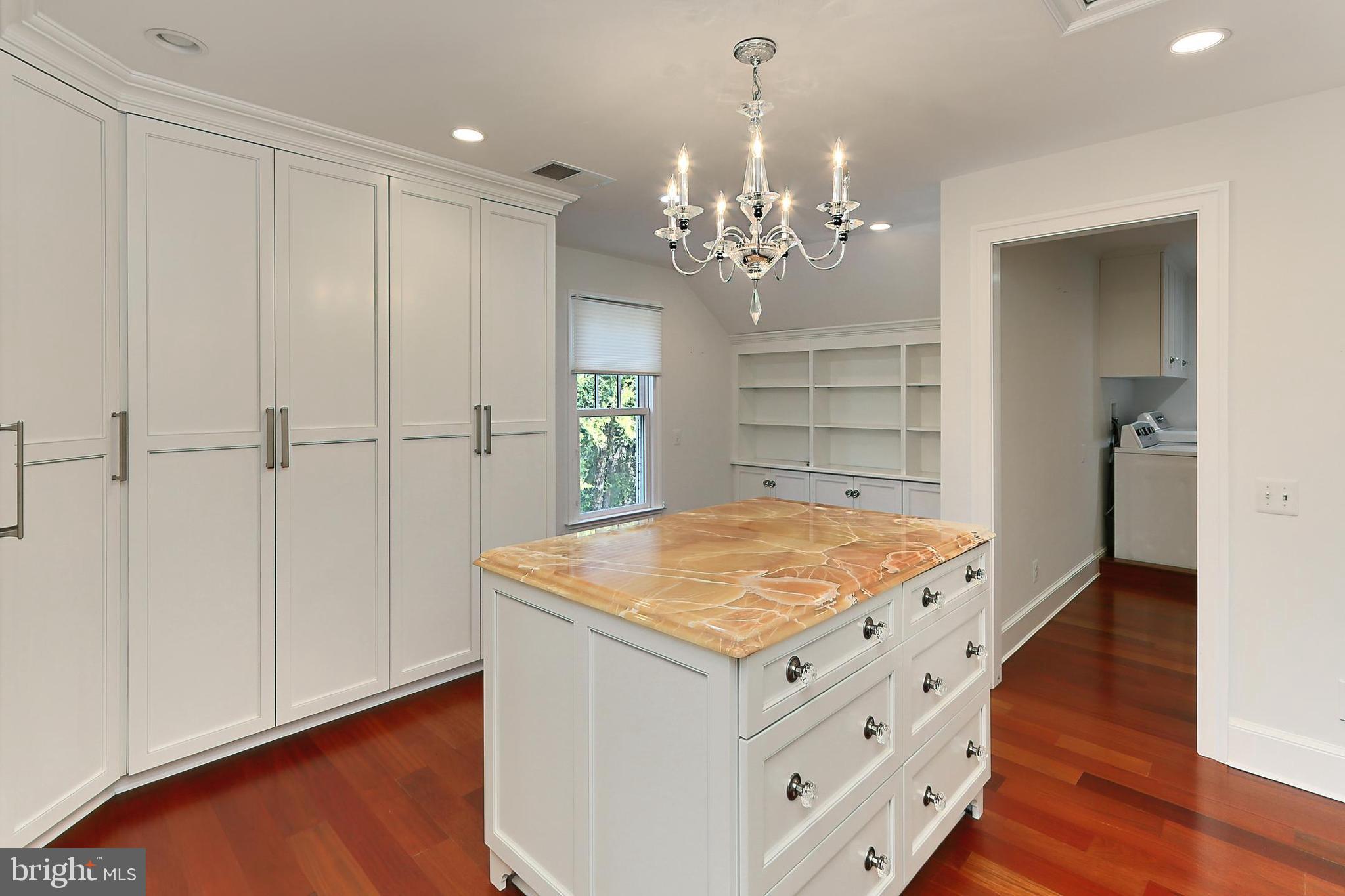 FALLS POINTE - Residential