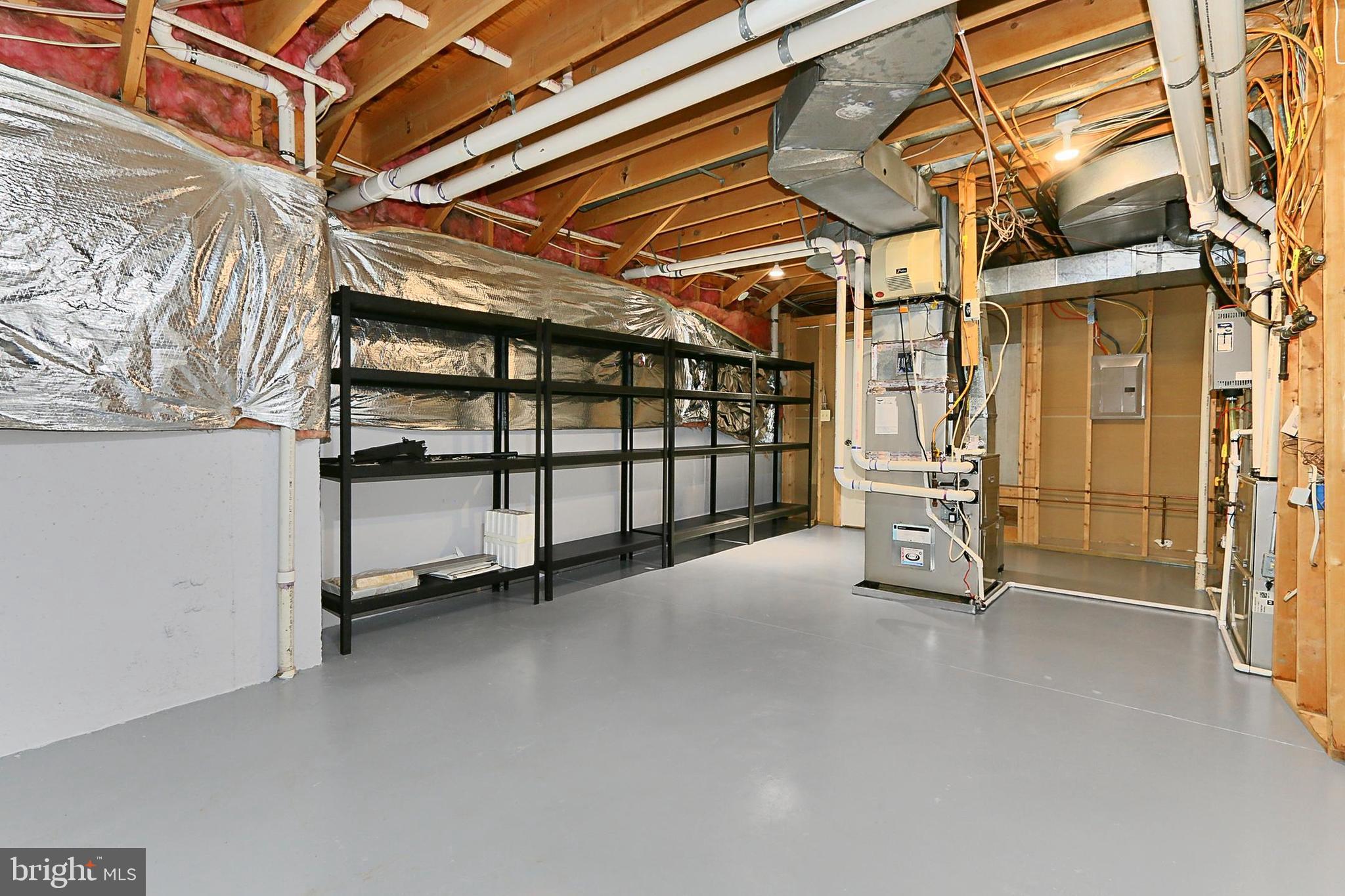 FALLS POINTE - Residential