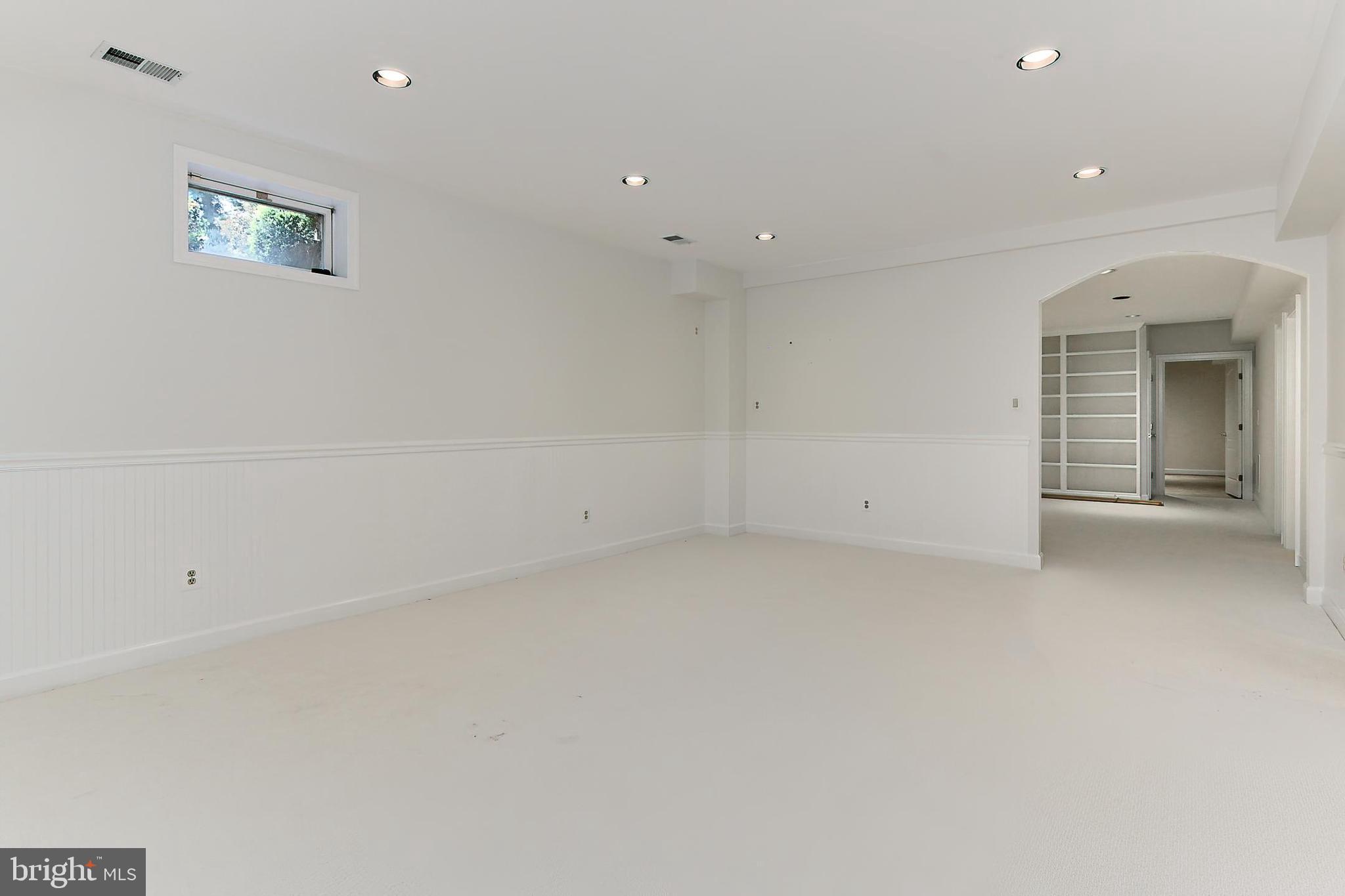 FALLS POINTE - Residential