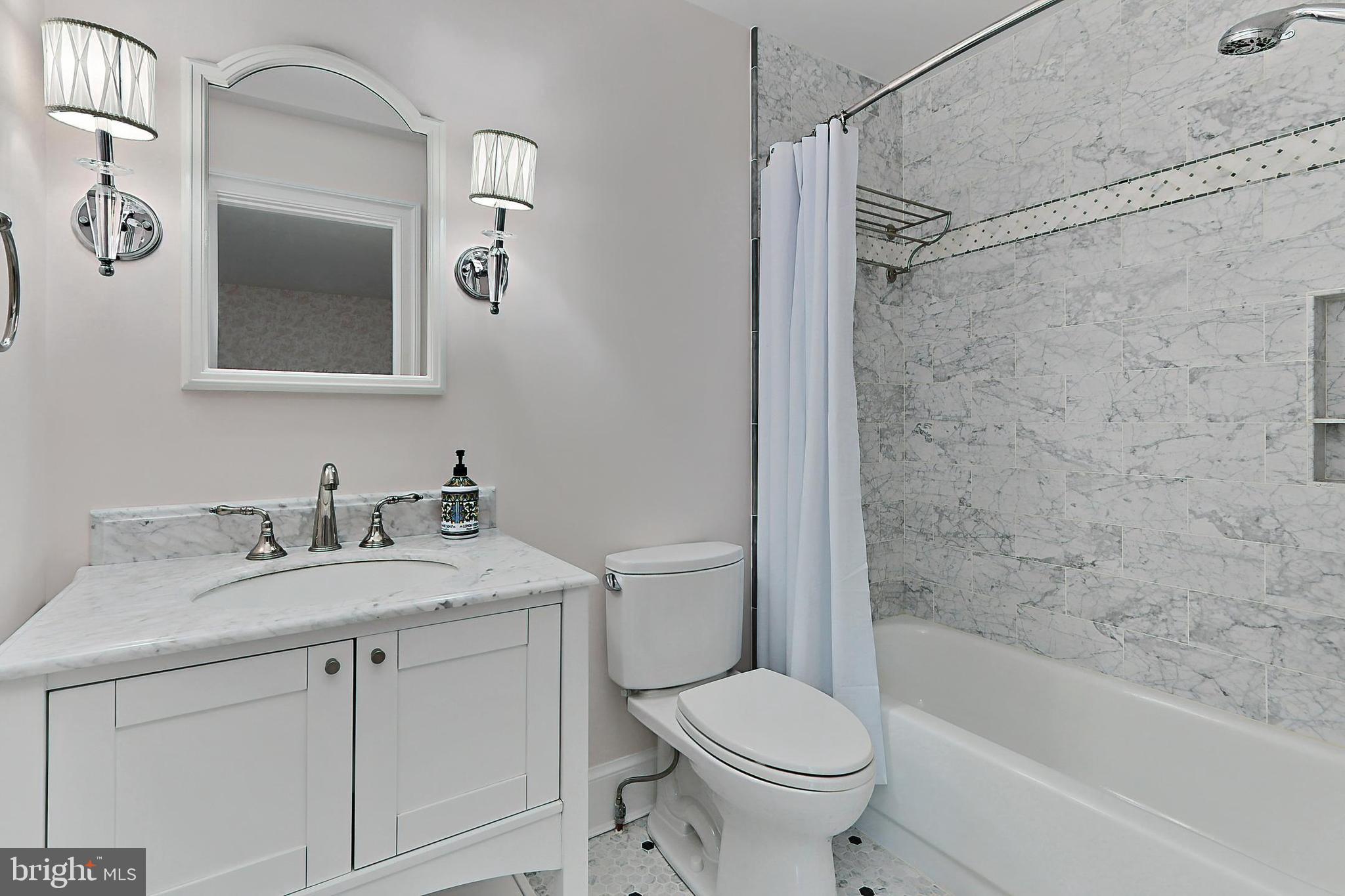 FALLS POINTE - Residential