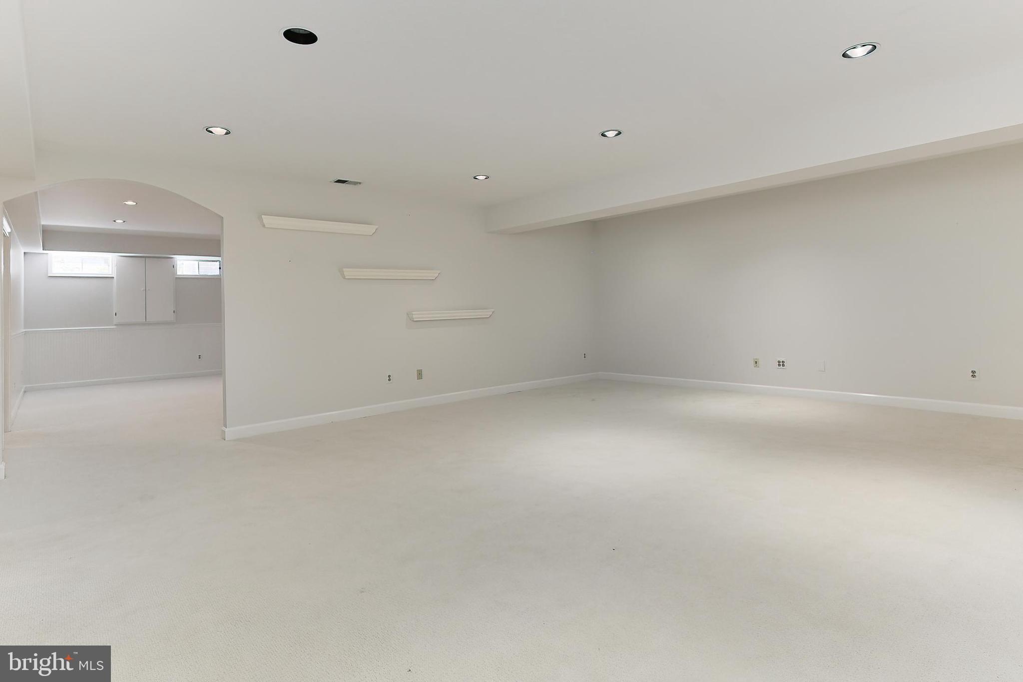 FALLS POINTE - Residential