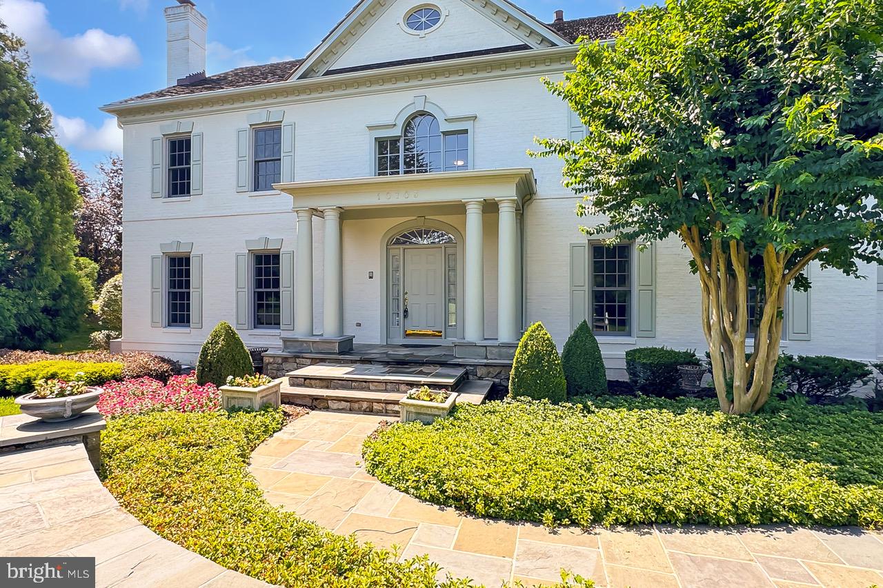 FALLS POINTE - Residential