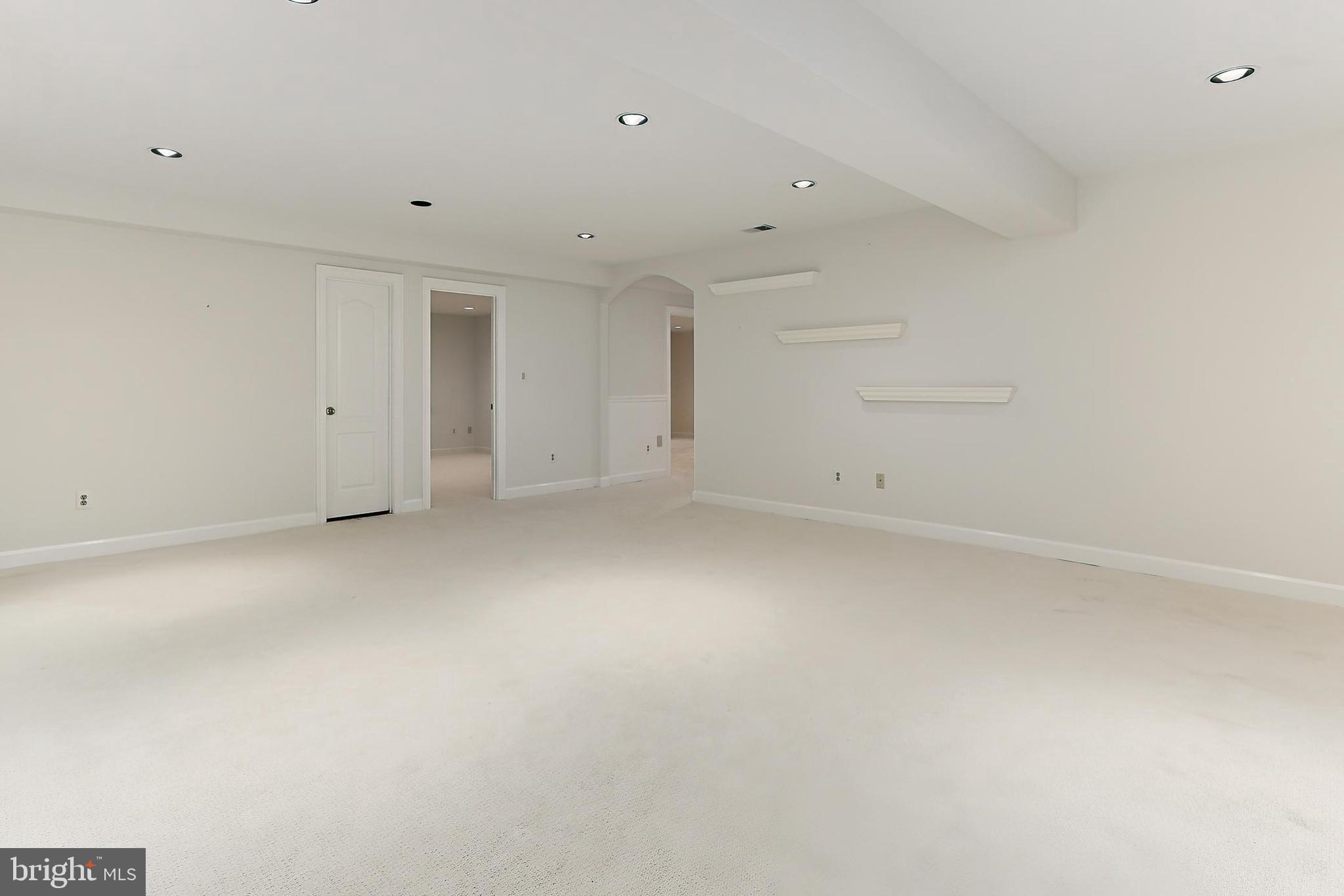 FALLS POINTE - Residential